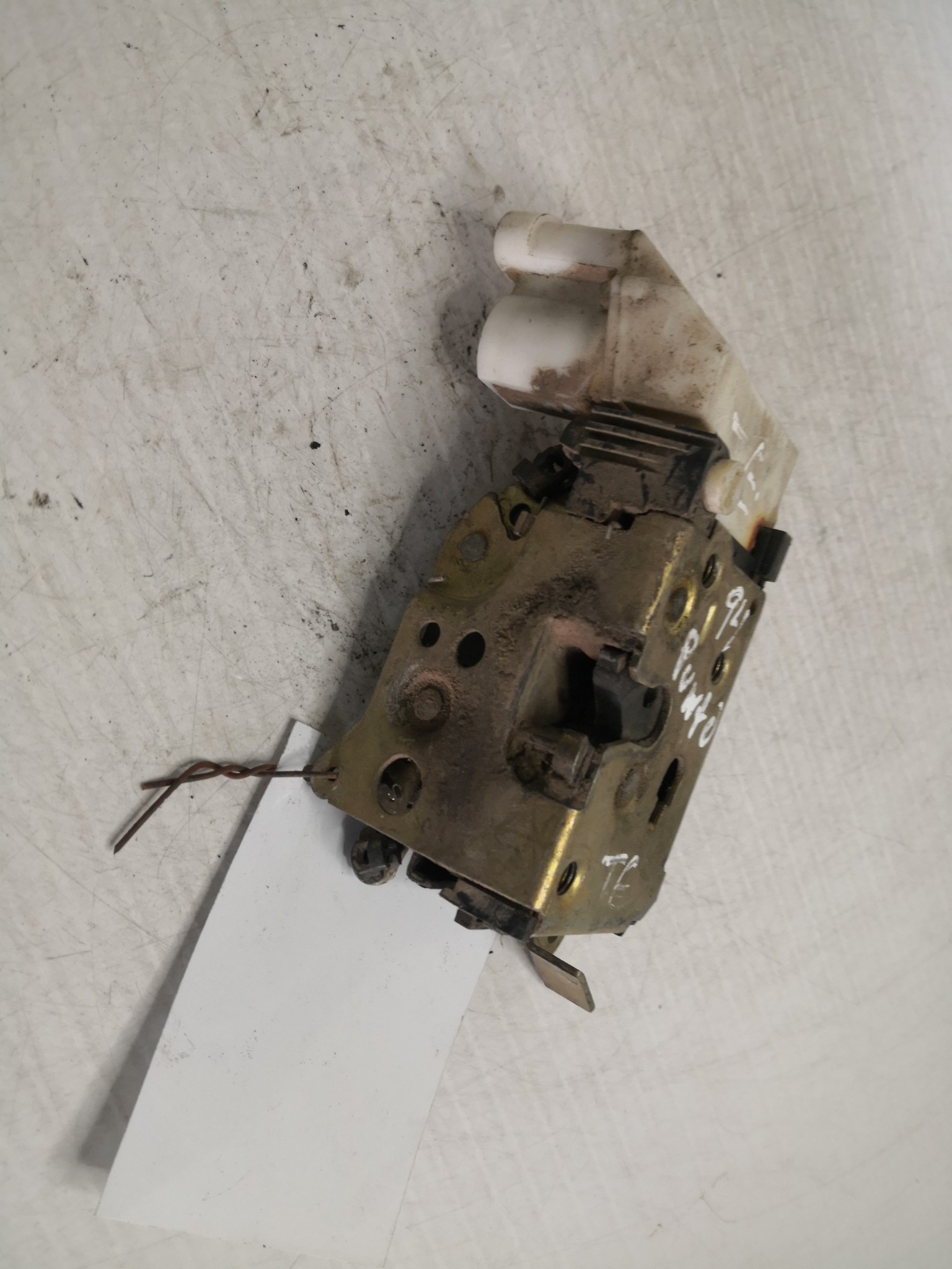 Fecho da Porta Trás Esq FIAT PUNTO (176_) | 93 - 99 Imagem-3