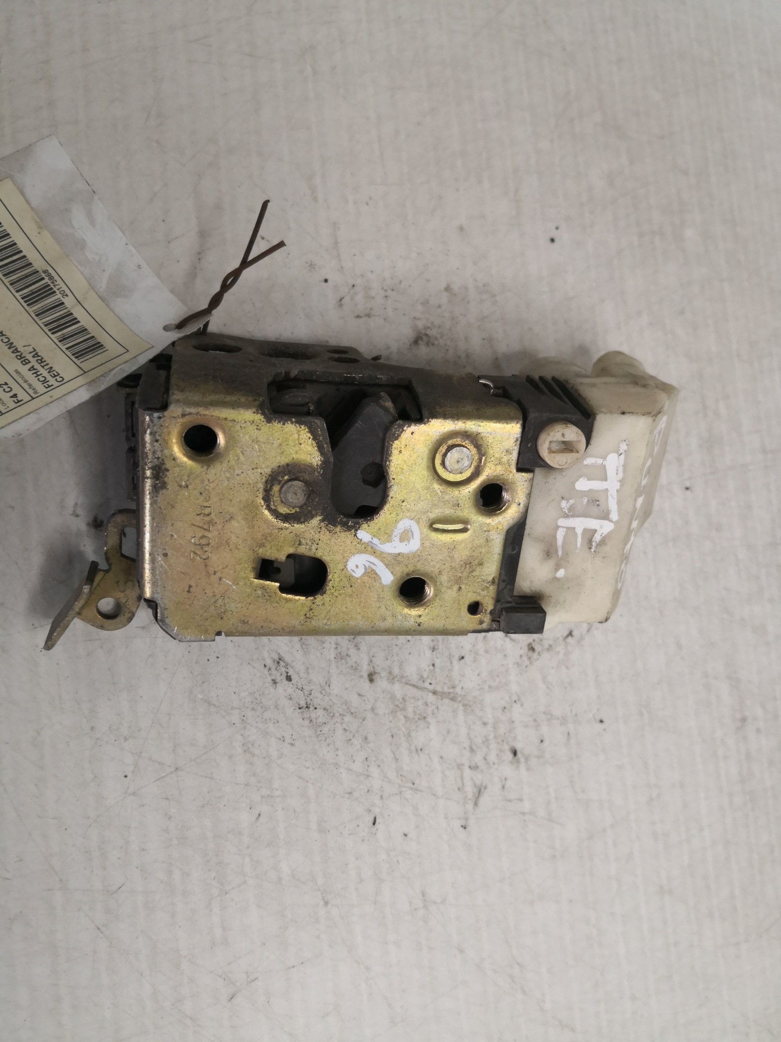 Fecho da Porta Trás Esq FIAT PUNTO (176_) | 93 - 99 Imagem-3