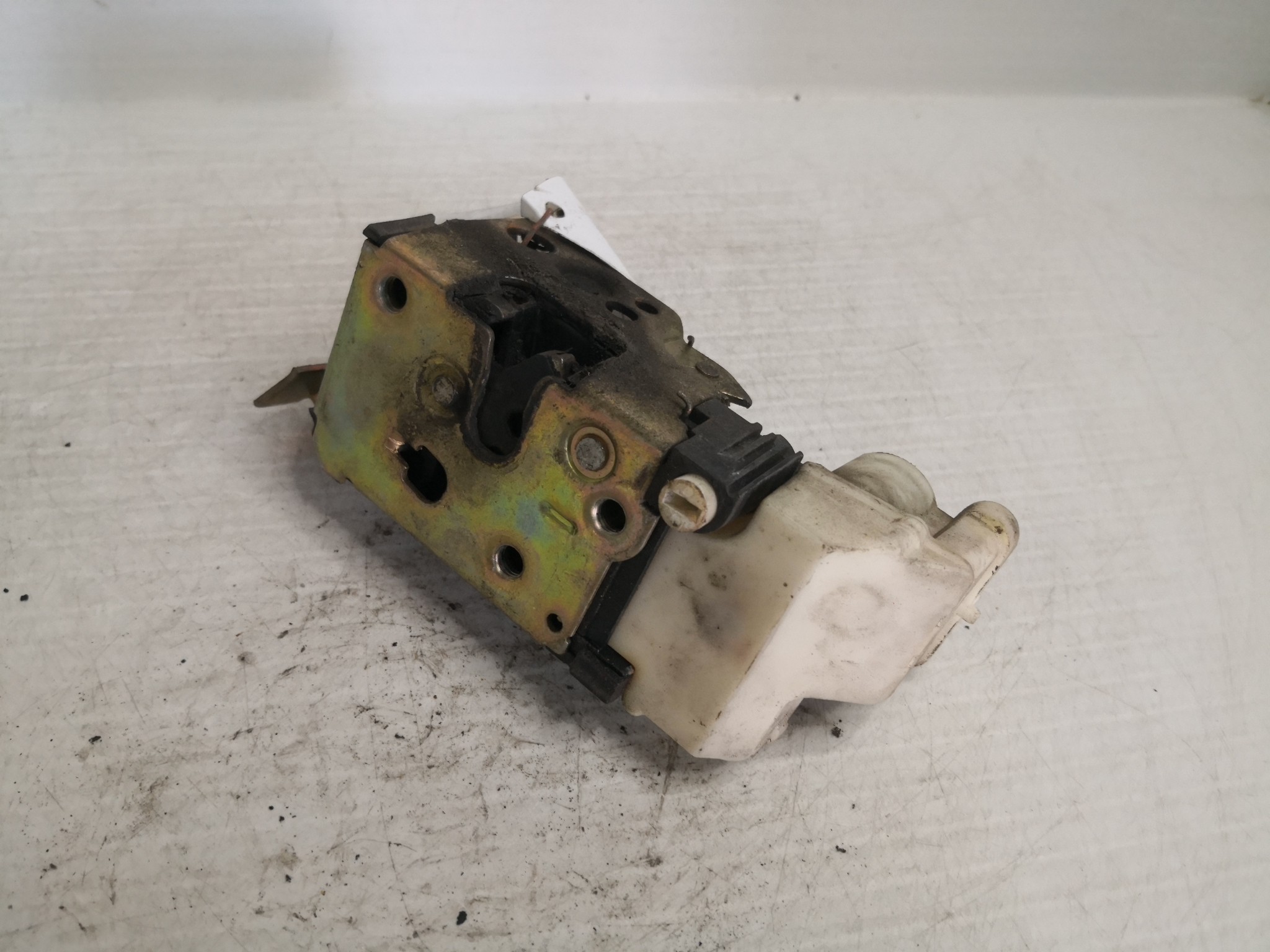 Fecho da Porta Trás Esq FIAT PUNTO (176_) | 93 - 99 Imagem-3