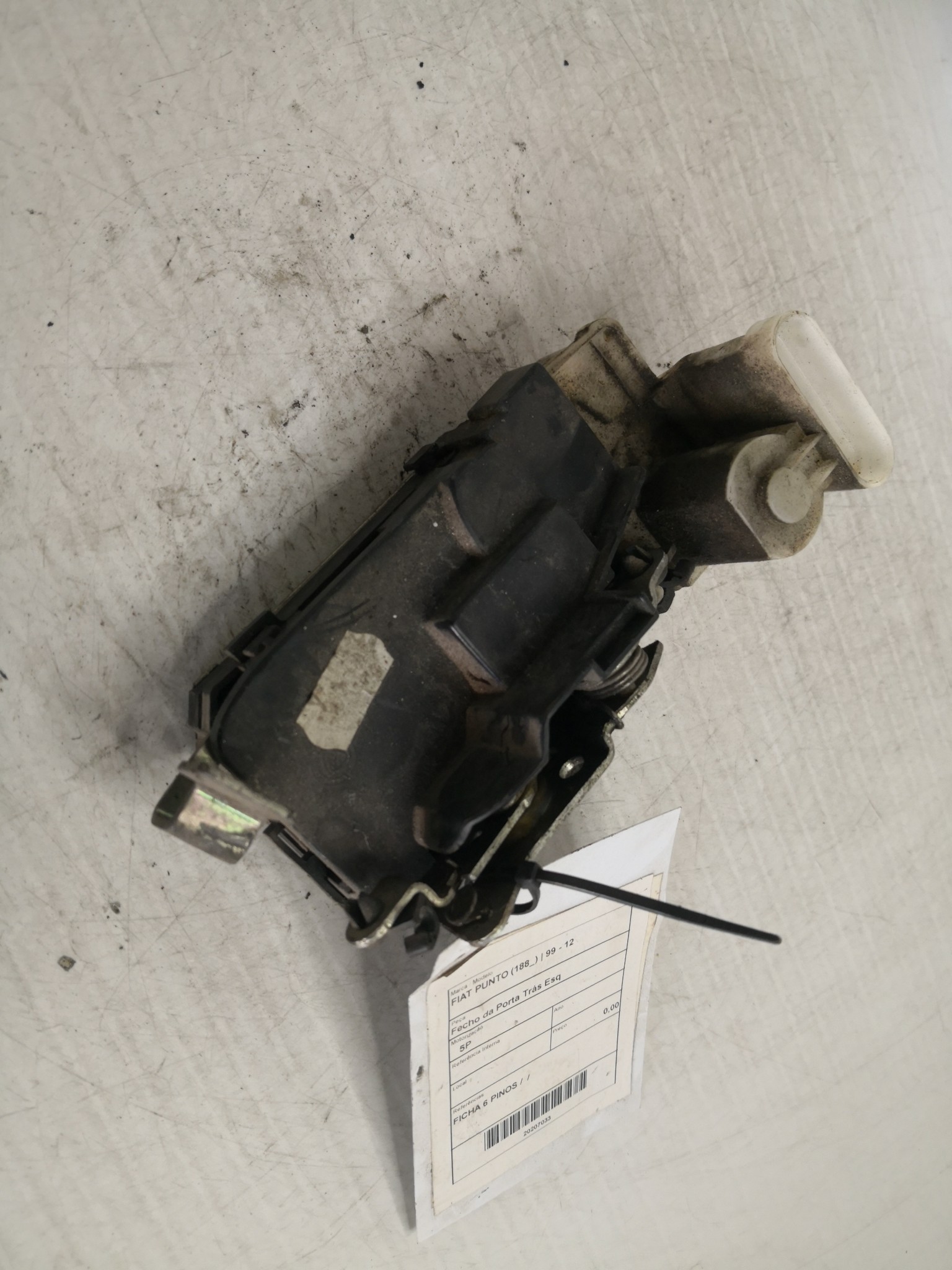 Fecho da Porta Trás Esq FIAT - ID S_67032