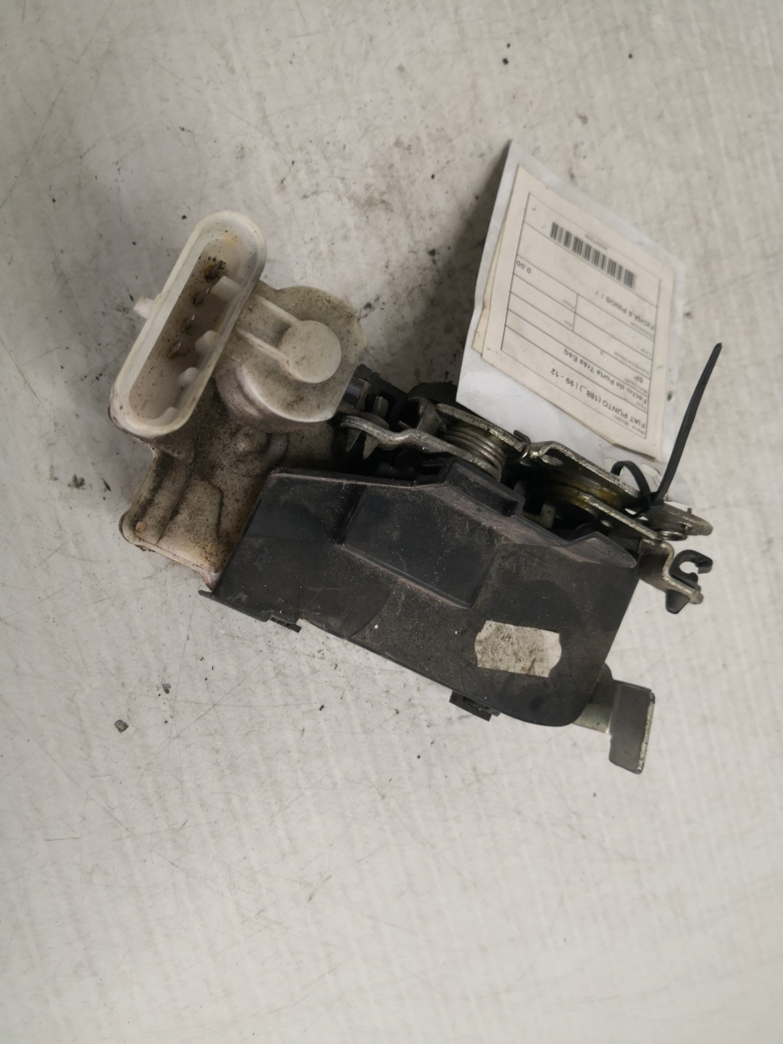 Fecho da Porta Trás Esq FIAT PUNTO (188_) | 99 - 12 Imagem-1