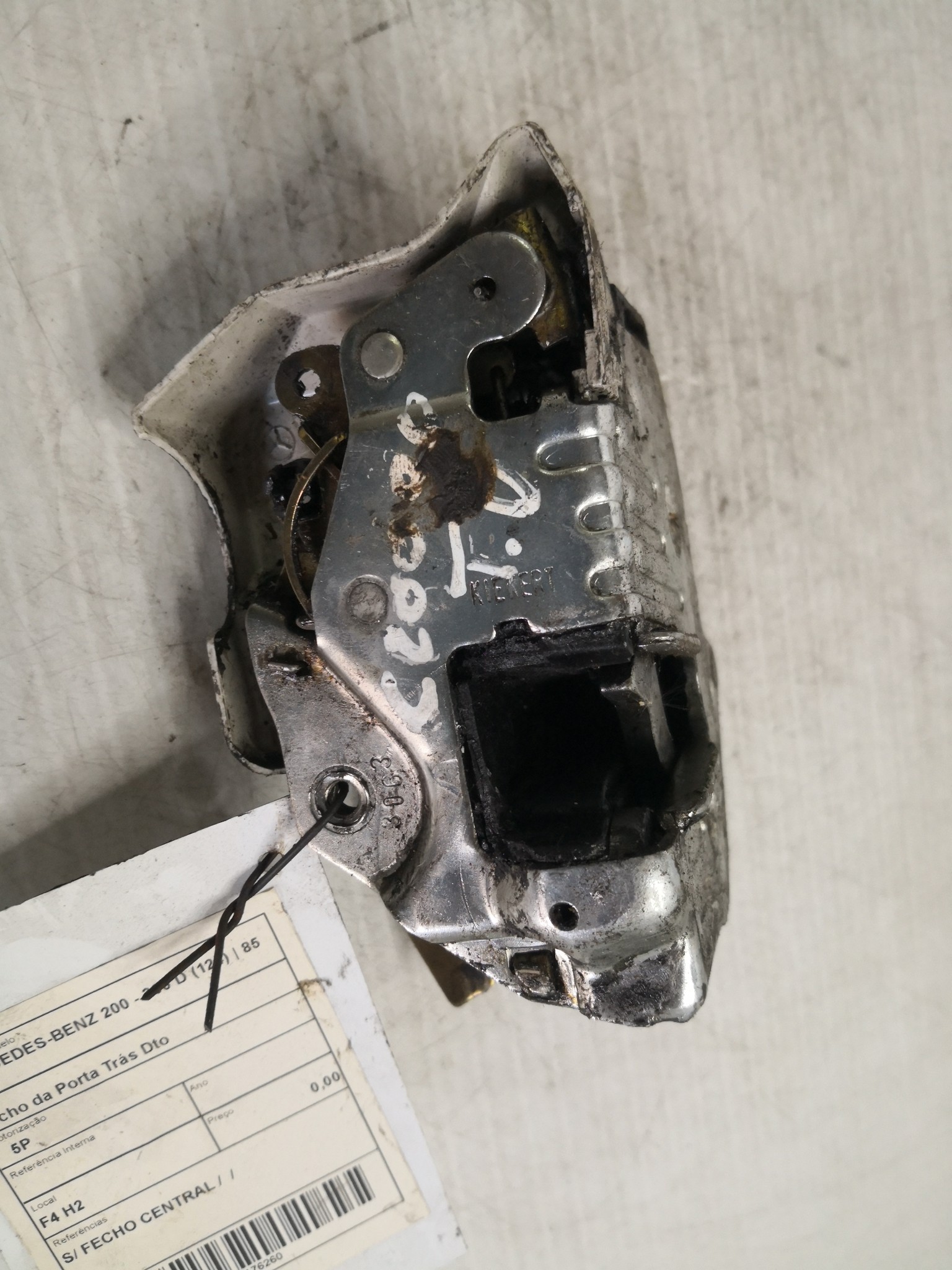 Fecho da Porta Trás Dto MERCEDES-BENZ 200 - 300 D (124) | 85 - 93 Imagem-1