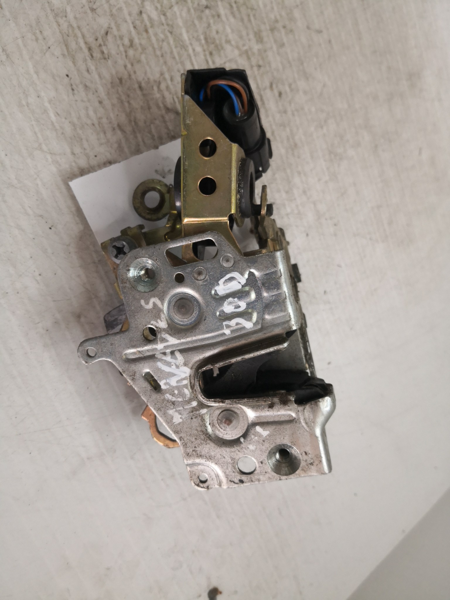 Fecho da Porta Frente Esq MERCEDES-BENZ 200 - 300 D (124) | 85 - 93 Imagem-3