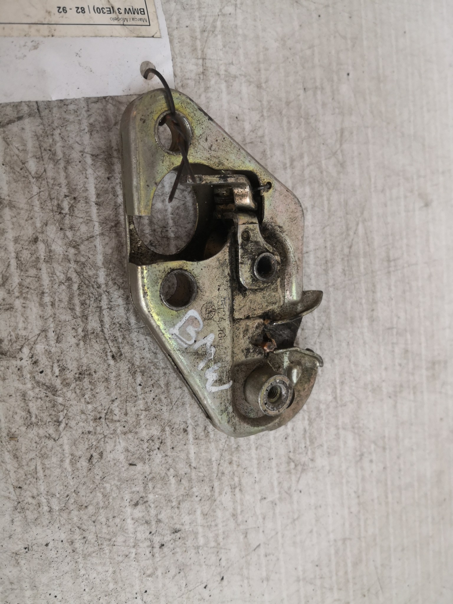 Fecho da Mala BMW - ID S_36599