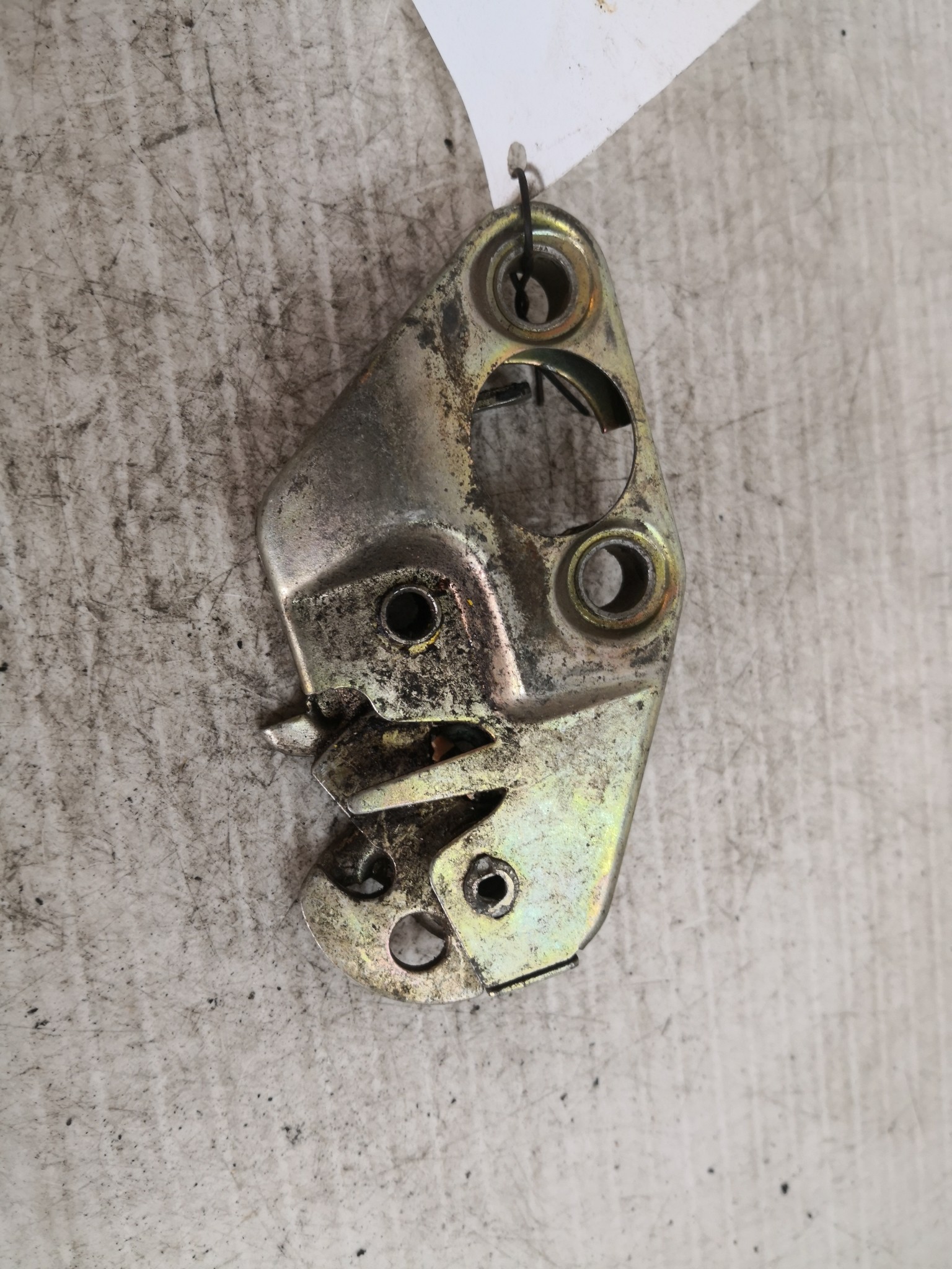 Fecho da Mala BMW 3 (E30) | 82 - 92 Imagem-1