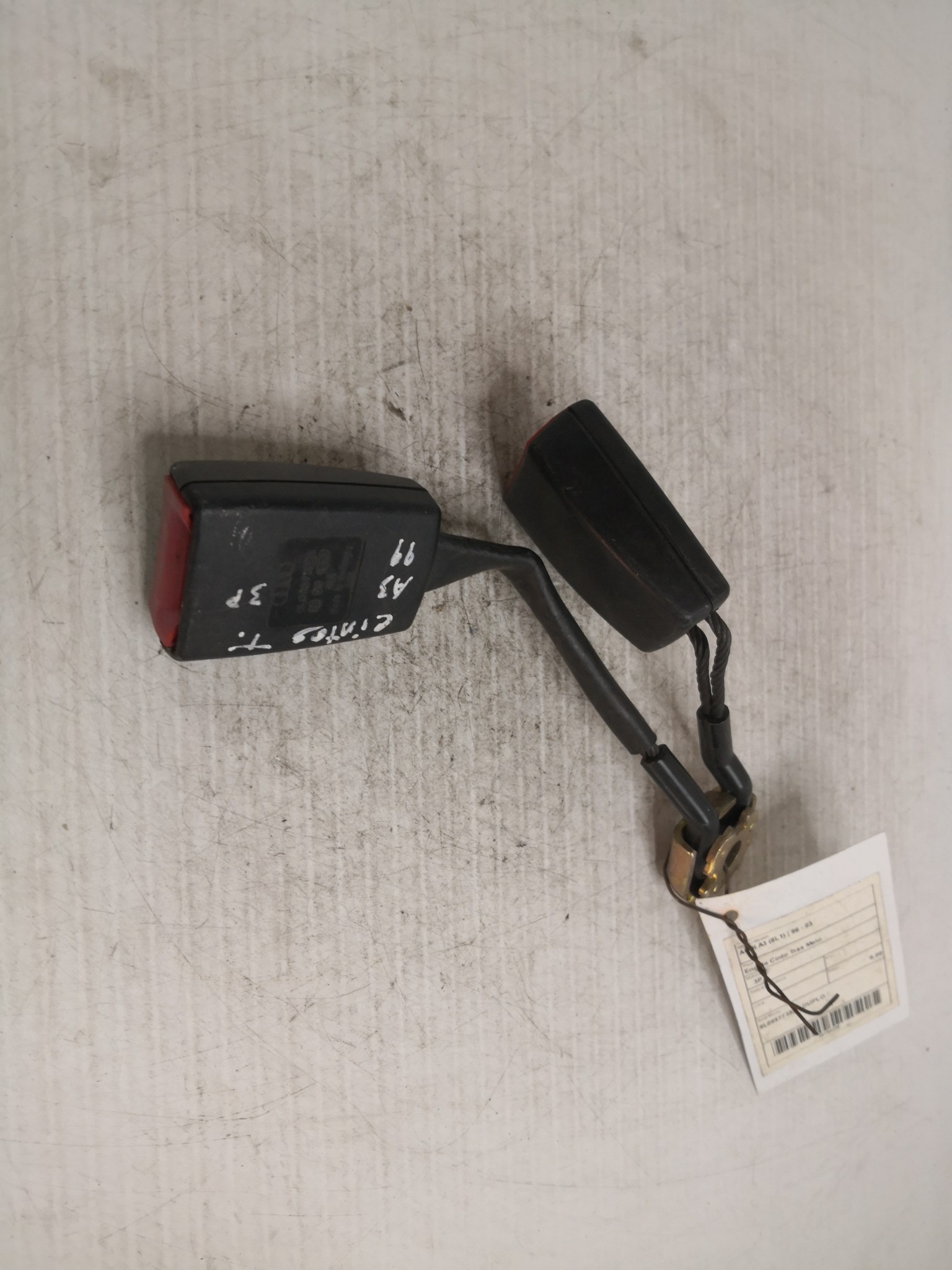 Engate Cinto Trás Meio AUDI A3 (8L1) | 96 - 06 Imagem-1