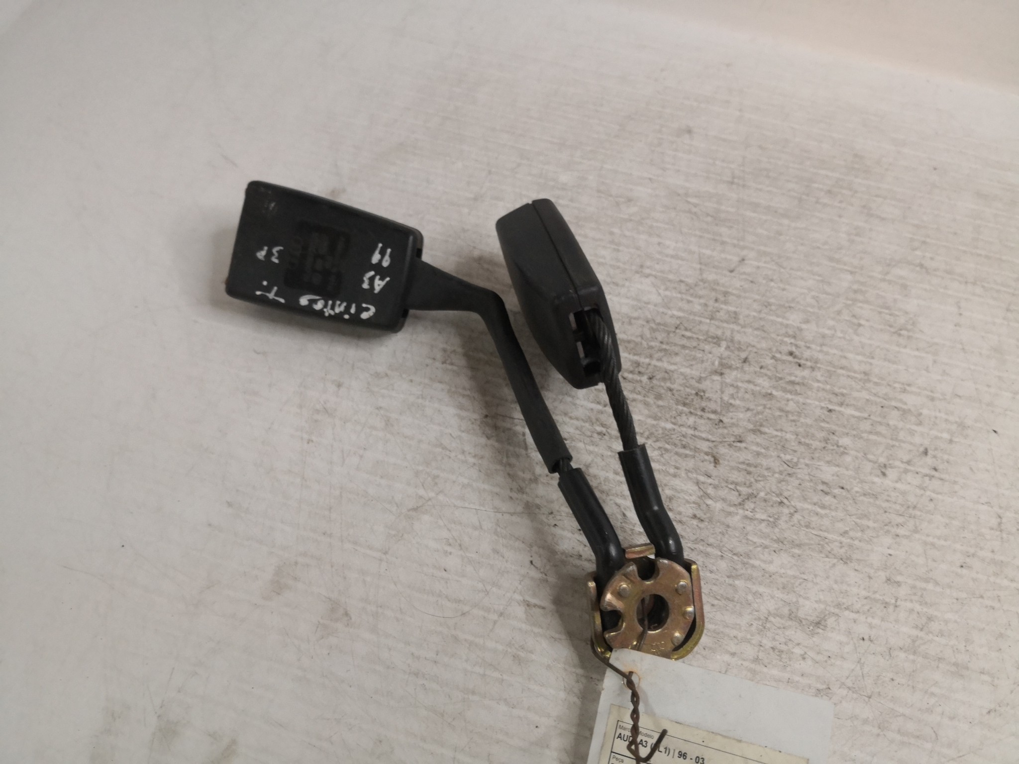 Engate Cinto Trás Meio AUDI A3 (8L1) | 96 - 06 Imagem-2