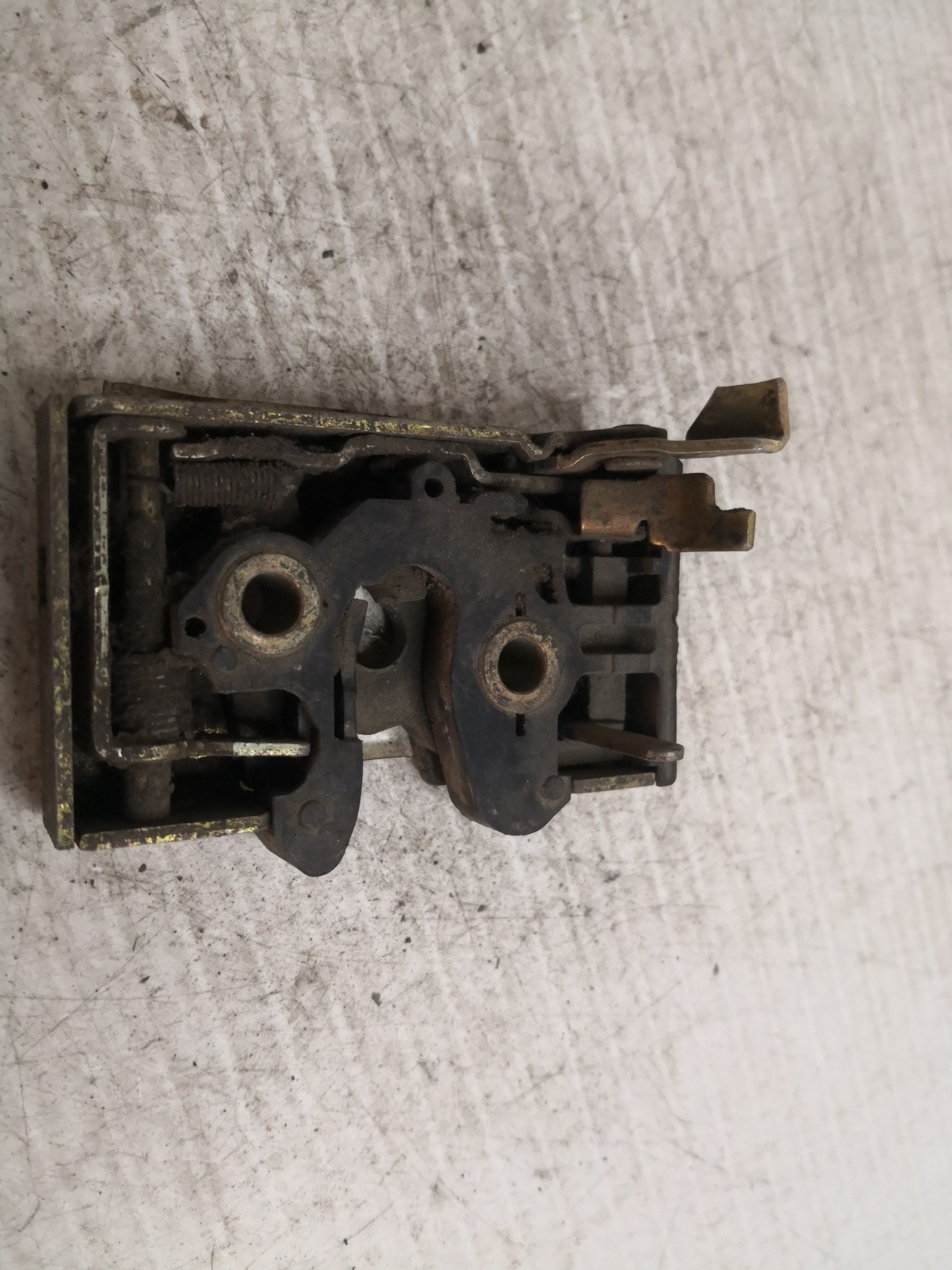 Fecho da Porta Frente Dto VOLKSWAGEN GOLF II (19E, 1G1) | 83 - 92 Imagem-1