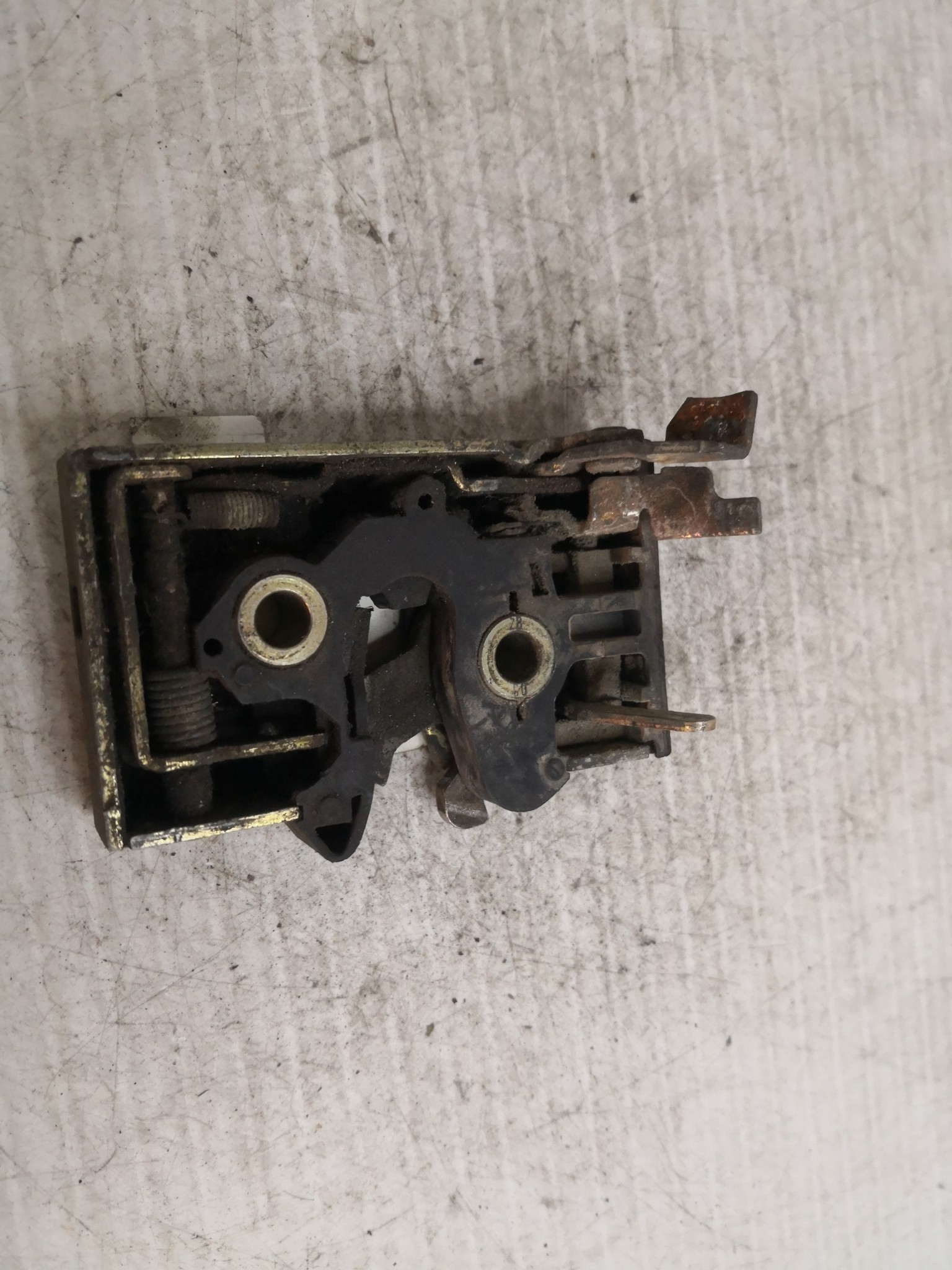 Fecho da Porta Frente Dto VOLKSWAGEN GOLF II (19E, 1G1) | 83 - 92 Imagem-1