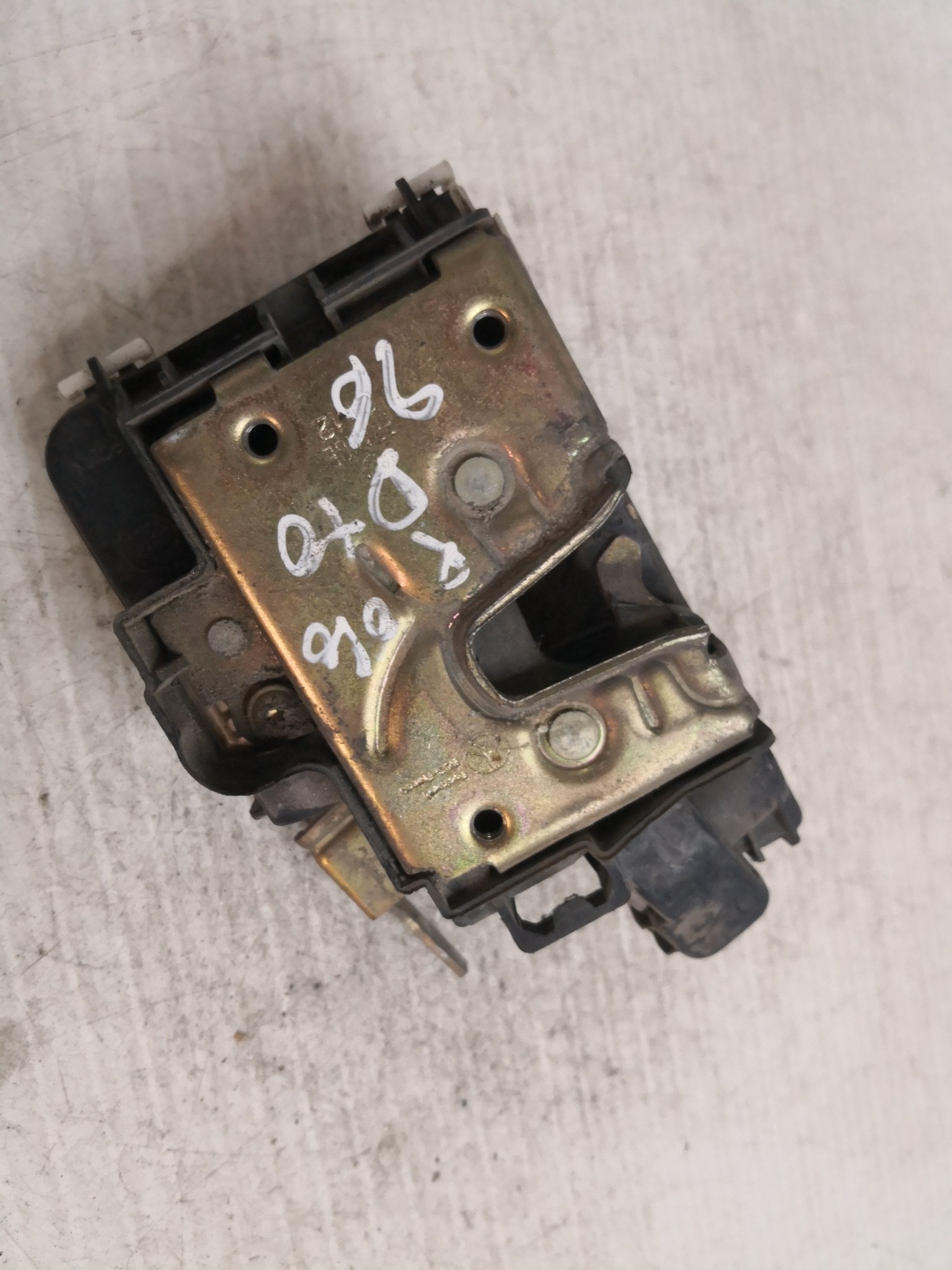 Fecho da Porta Frente Dto VOLKSWAGEN POLO (6N1) | 94 - 99 Imagem-2