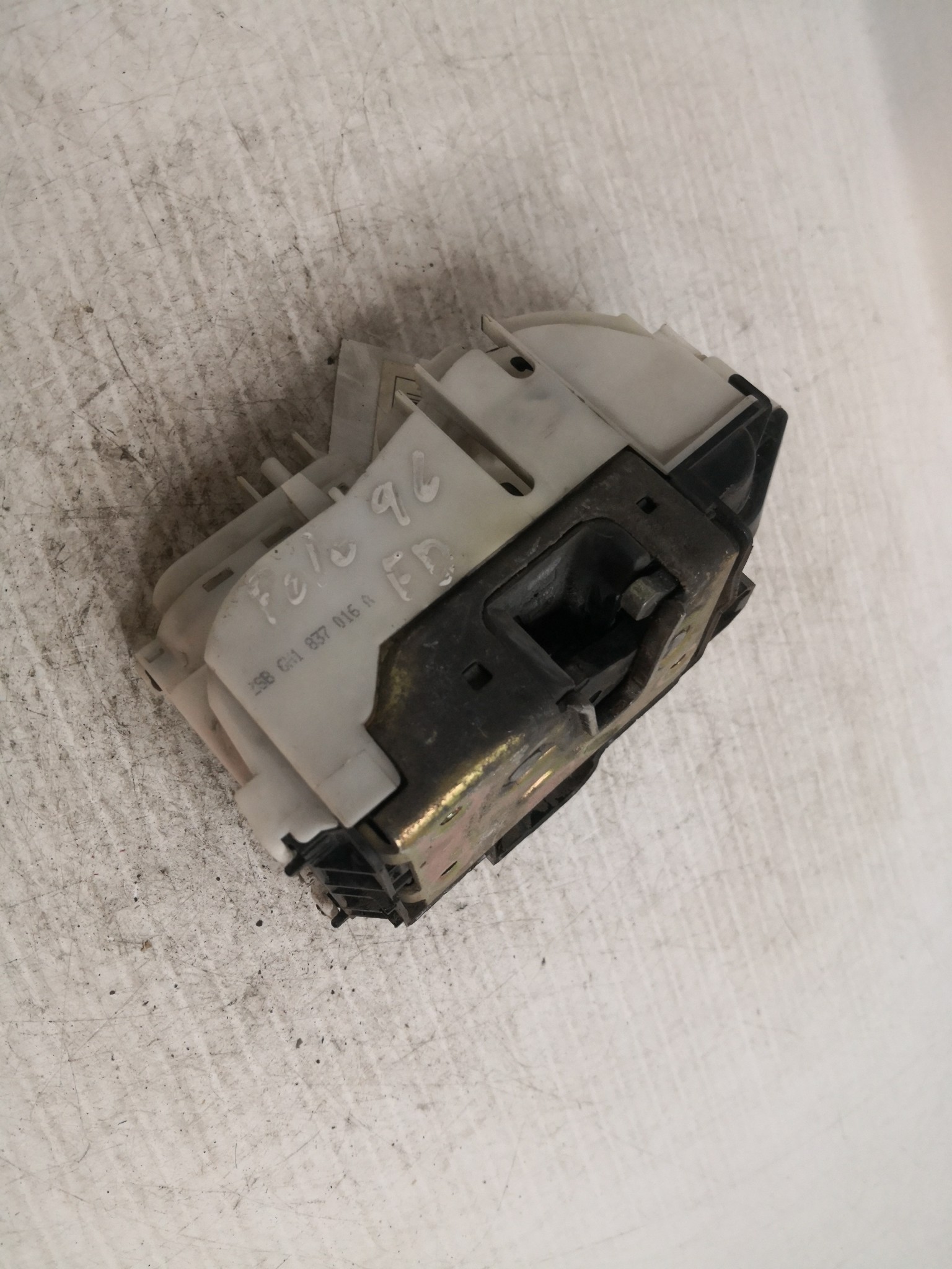 Fecho da Porta Frente Dto VOLKSWAGEN POLO (6N1) | 94 - 99 Imagem-2