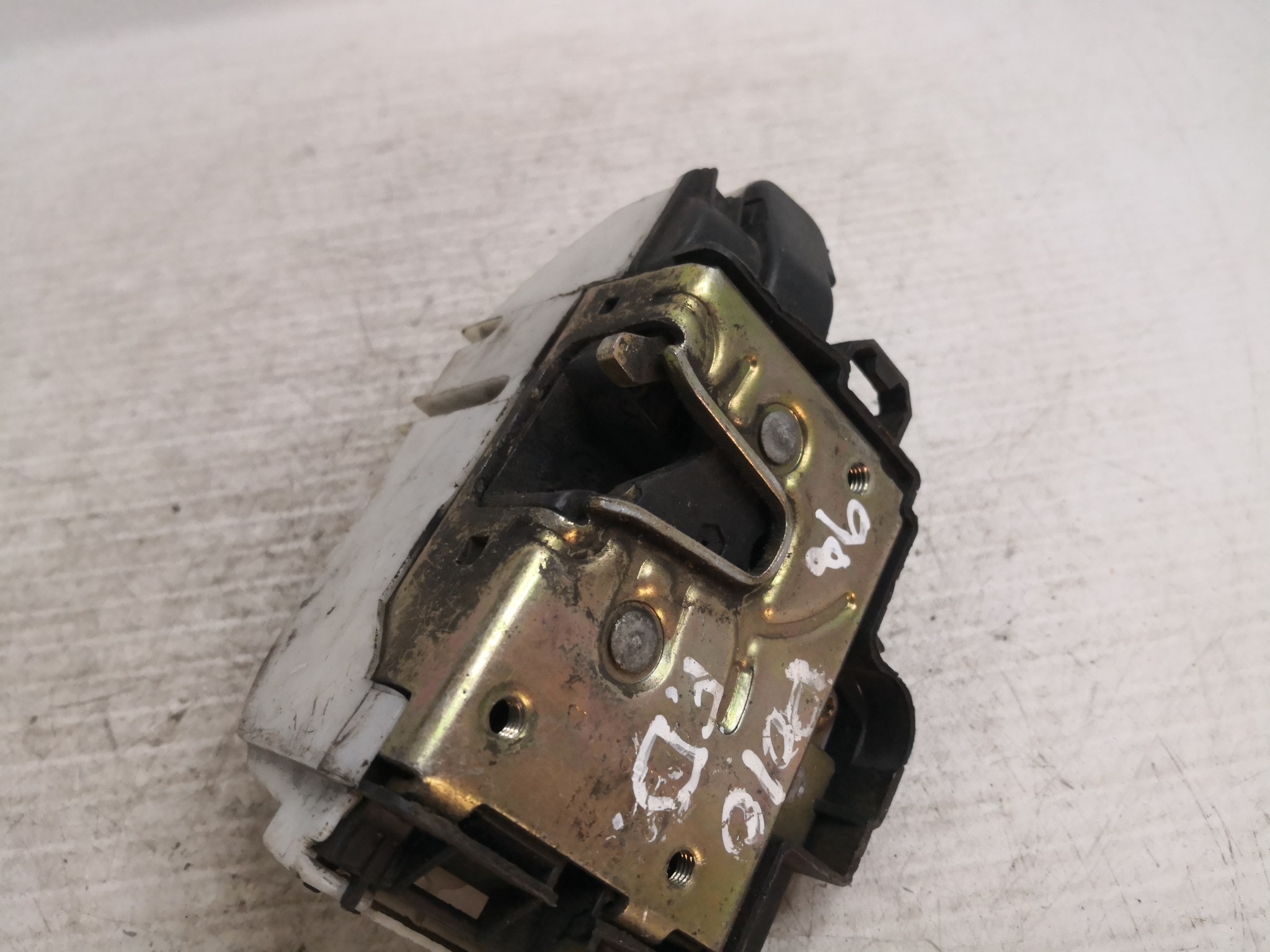 Fecho da Porta Frente Dto VOLKSWAGEN POLO (6N1) | 94 - 99 Imagem-3