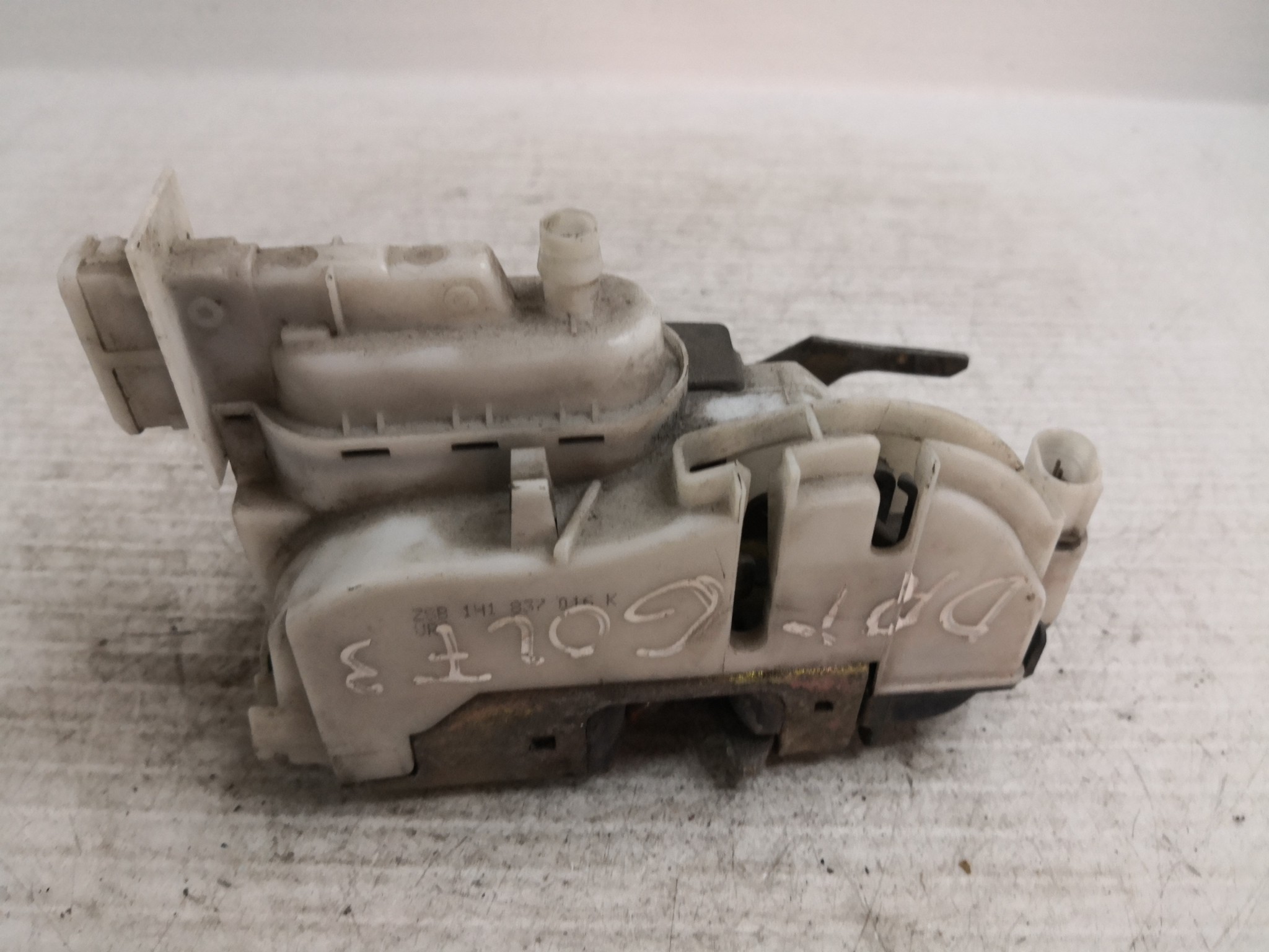 Fecho da Porta Frente Dto VOLKSWAGEN GOLF III (1H1) | 91 - 98 Imagem-2