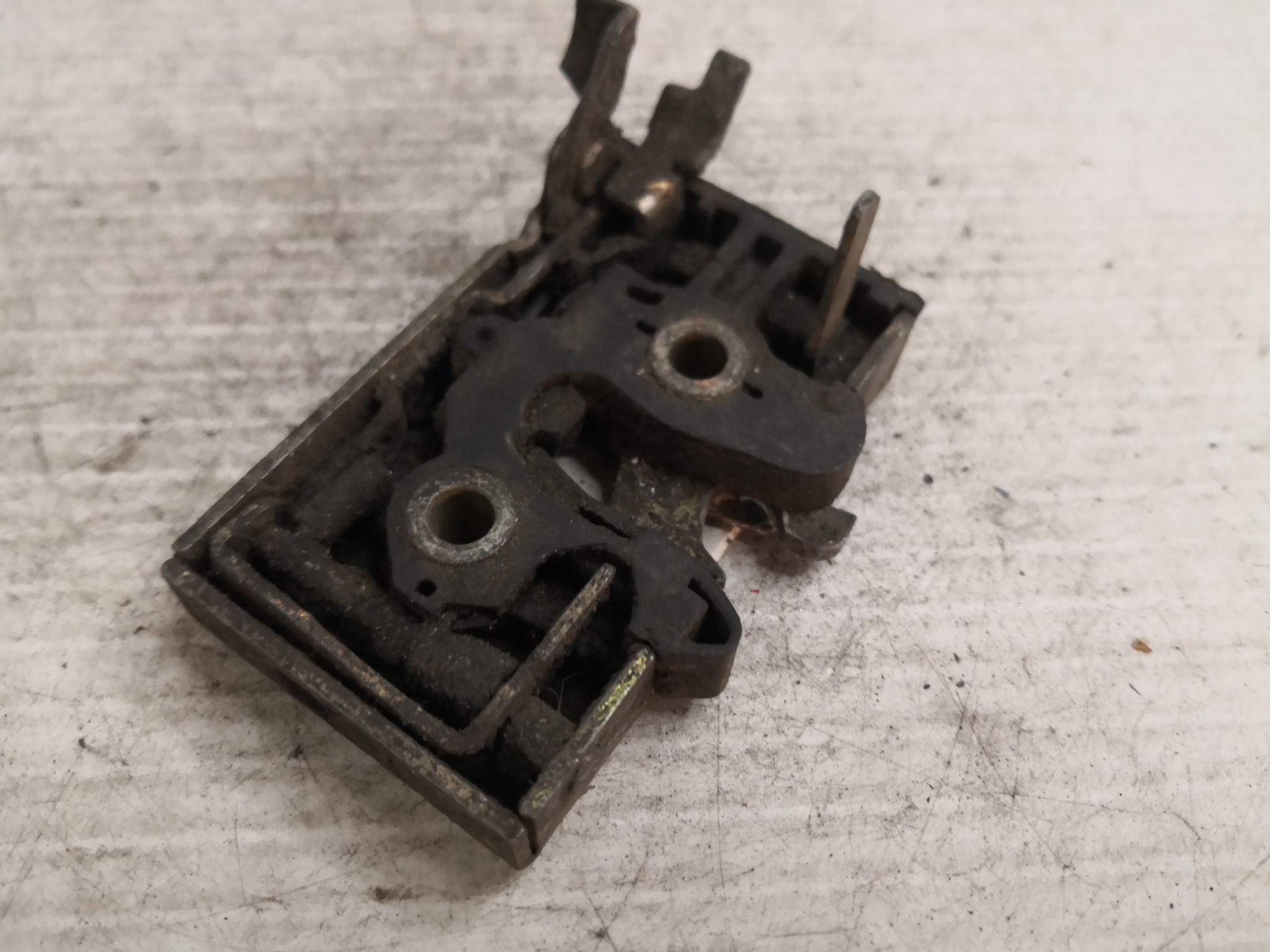 Fecho da Porta Frente Dto VOLKSWAGEN POLO (86C, 80) | 81 - 94 Imagem-1