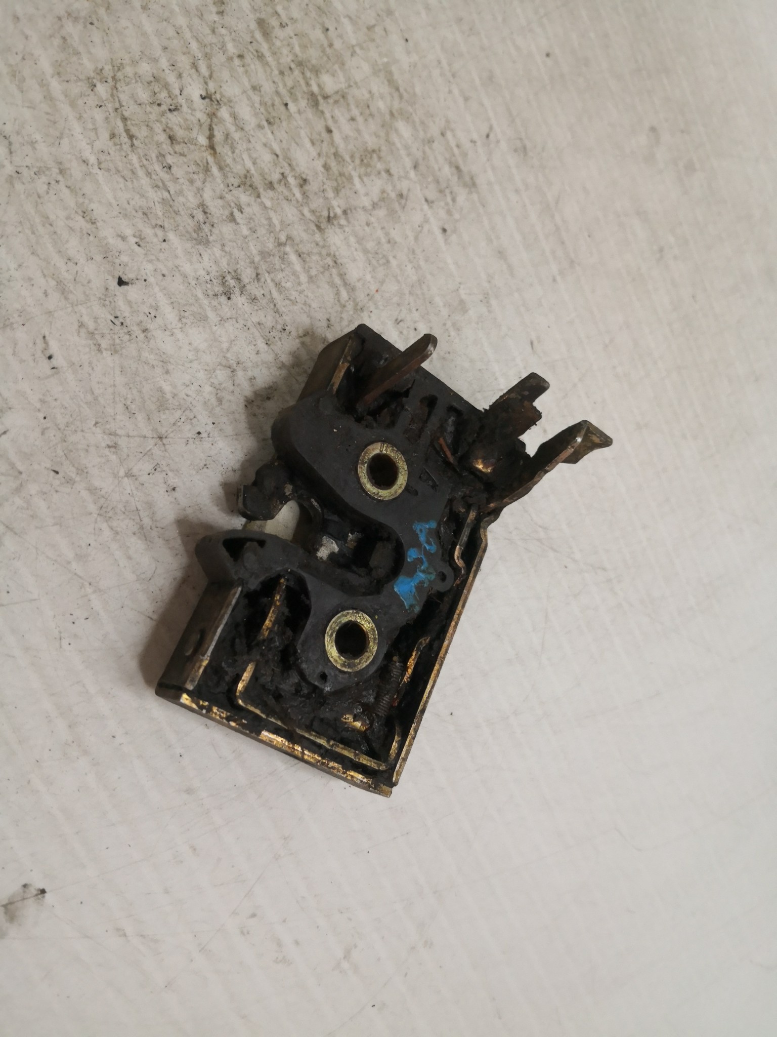 Fecho da Porta Frente Esq VOLKSWAGEN GOLF II (19E, 1G1) | 83 - 92 Imagem-1