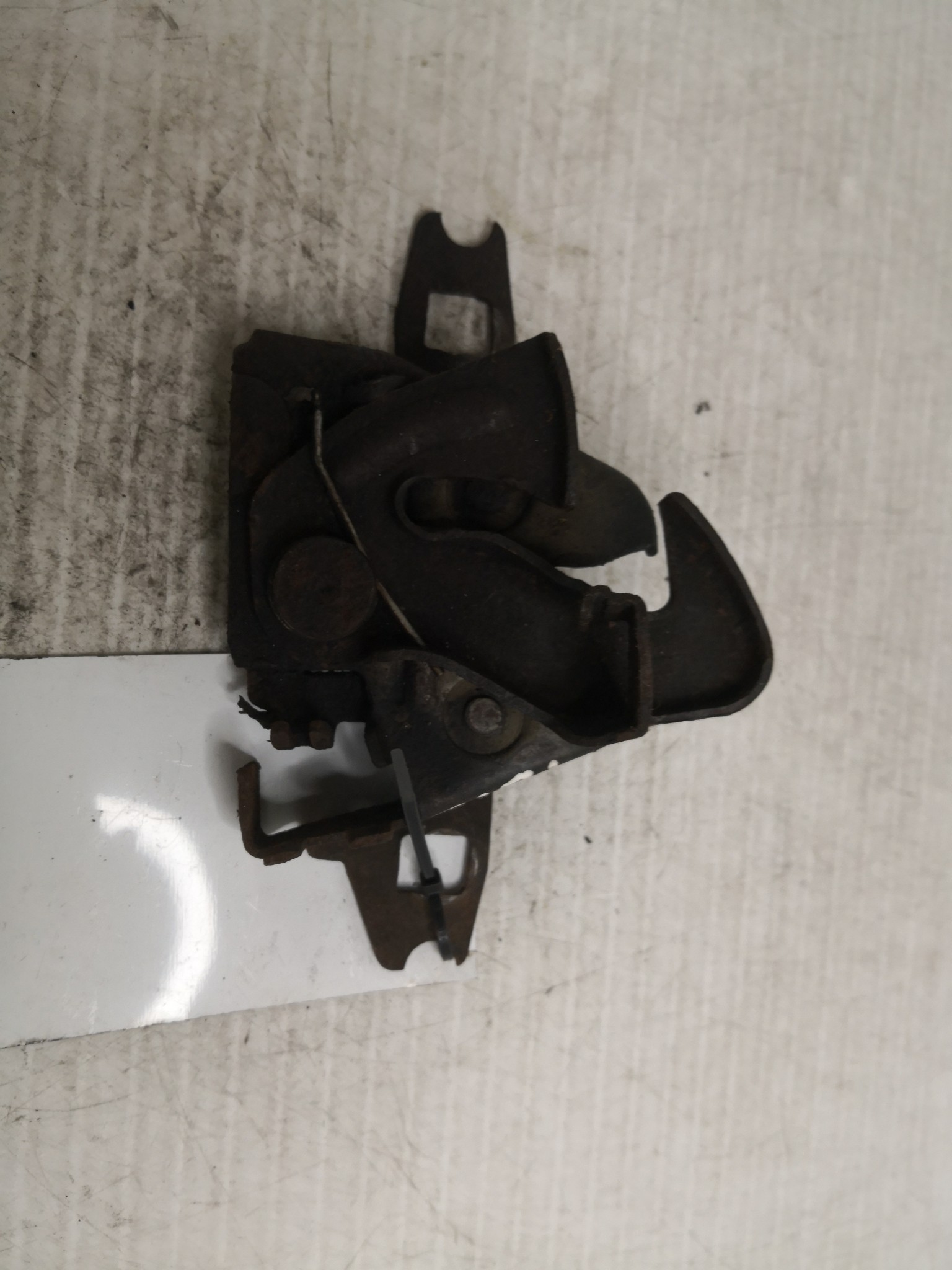 Fecho Capot SEAT - ID S_67040