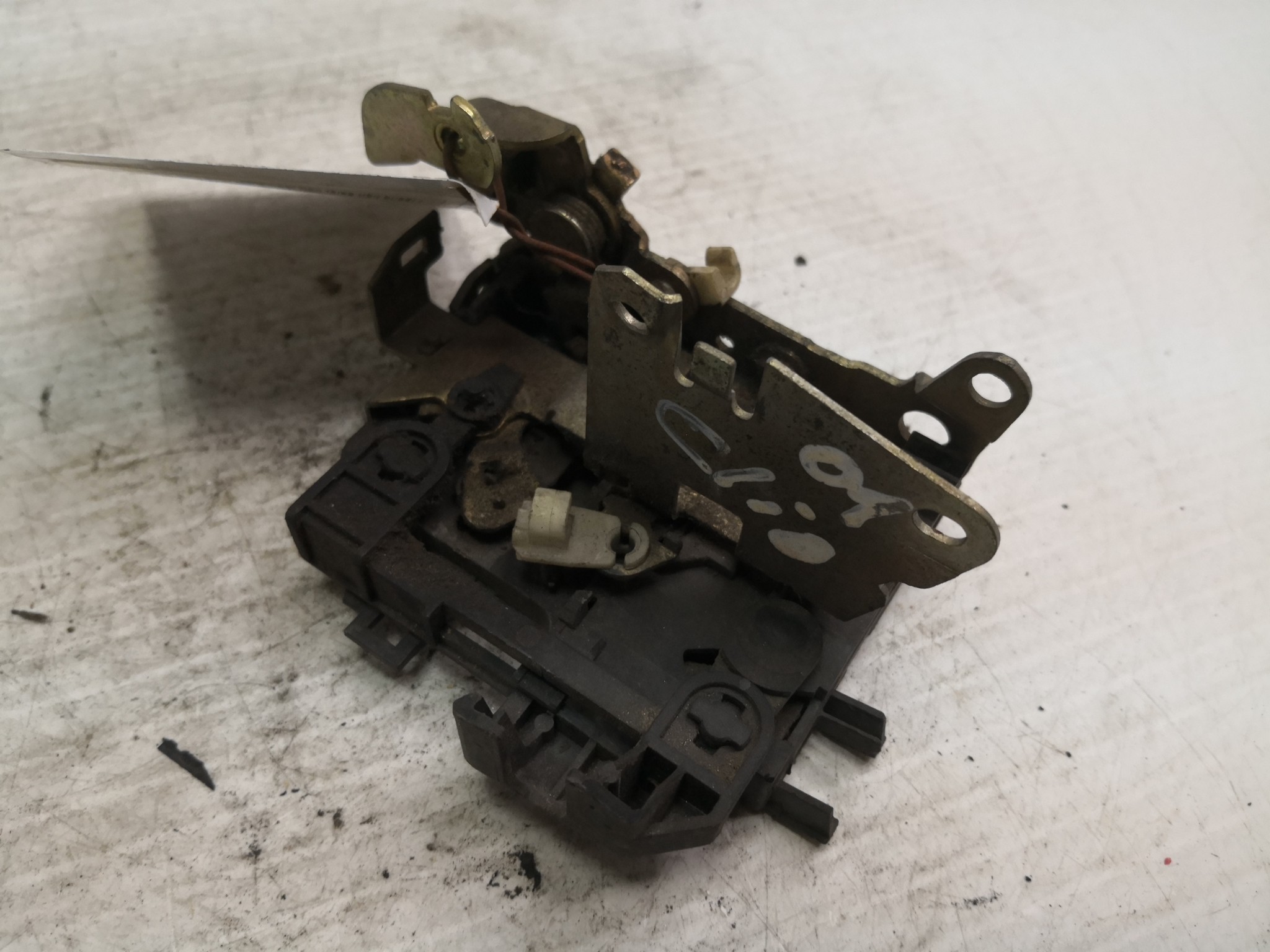 Fecho da Porta Frente Dto RENAULT CLIO II (BB_, CB_) | 98 -  Imagem-1