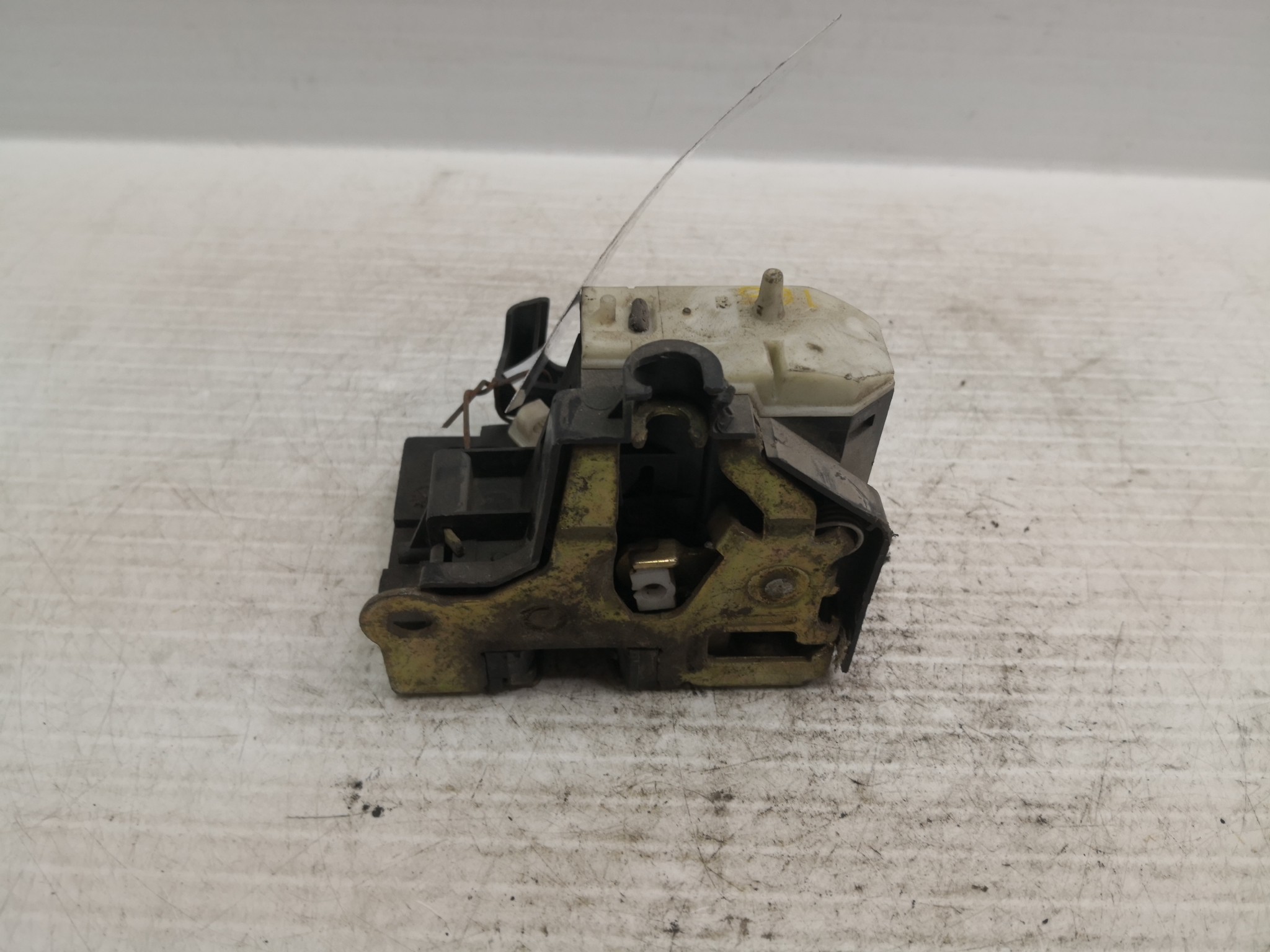 Fecho da Porta Frente Dto RENAULT - ID S_34767