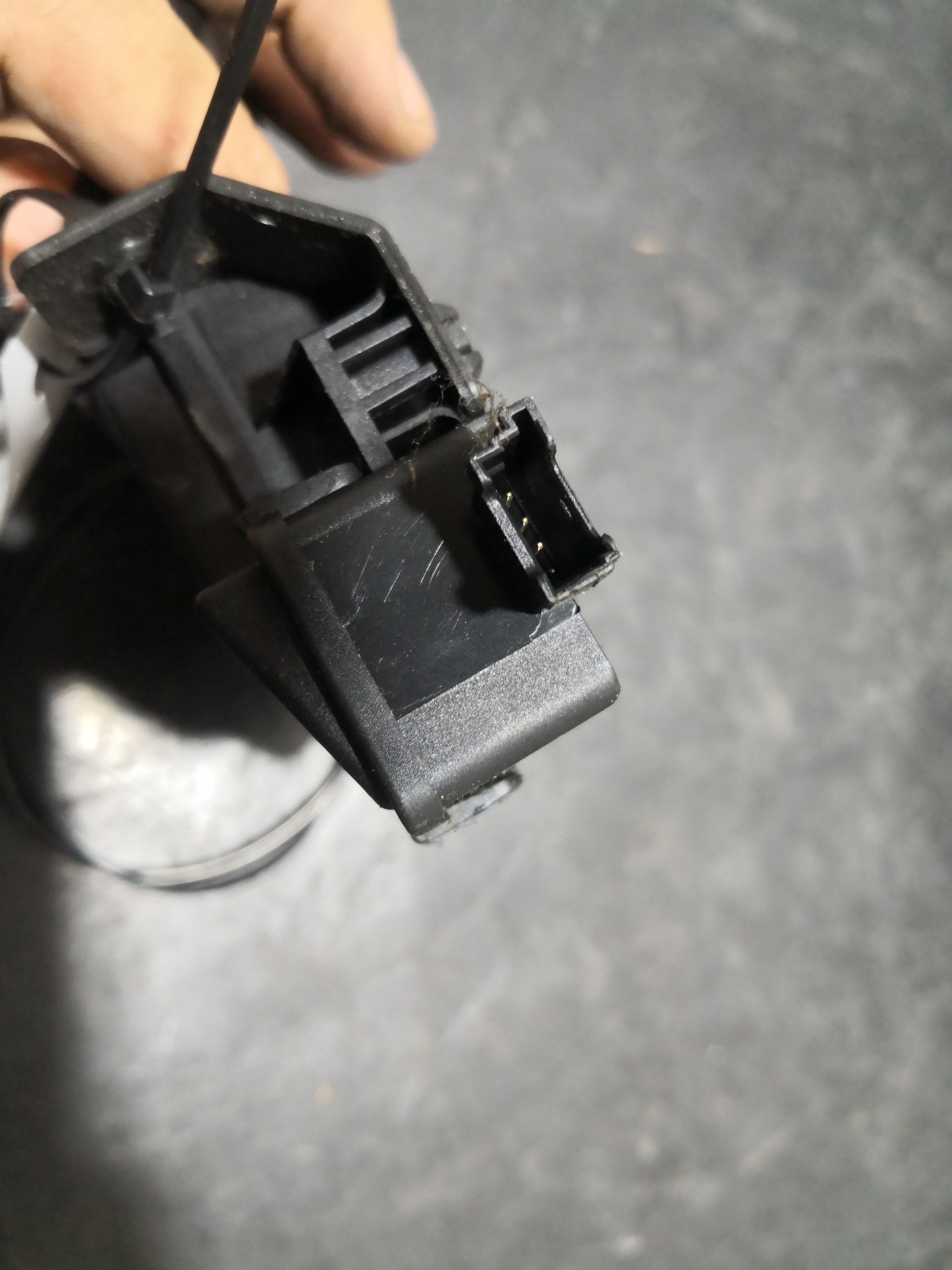 Fecho da Mala BMW 1 (E87) | 03 - 13 Imagem-2