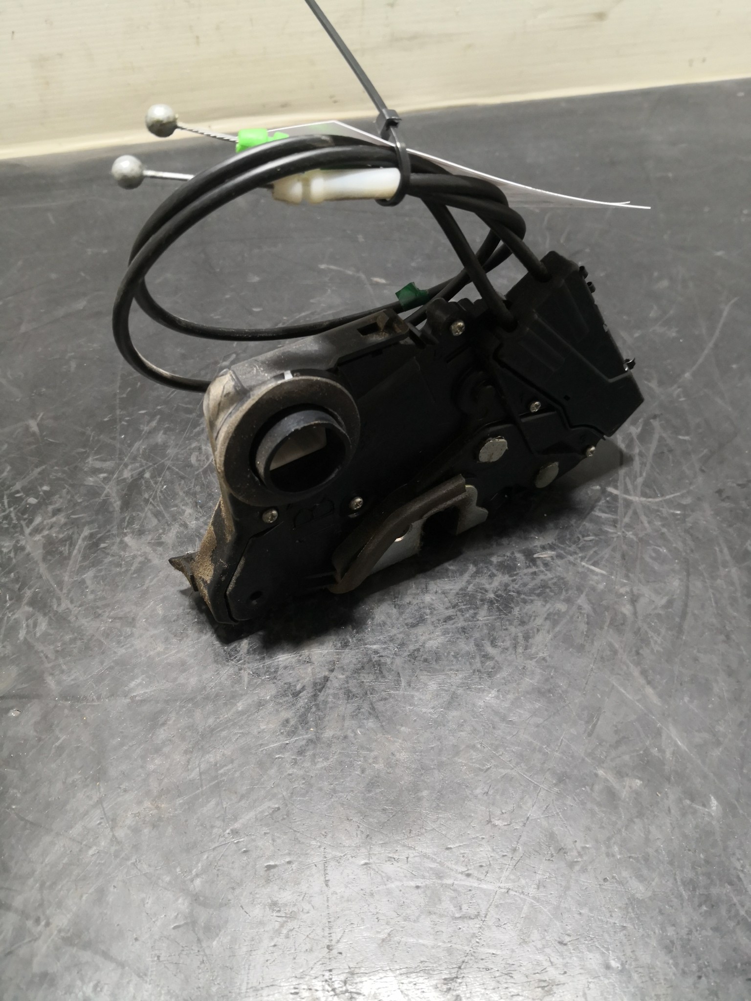 Fecho da Porta Frente Esq TOYOTA - ID S_95986