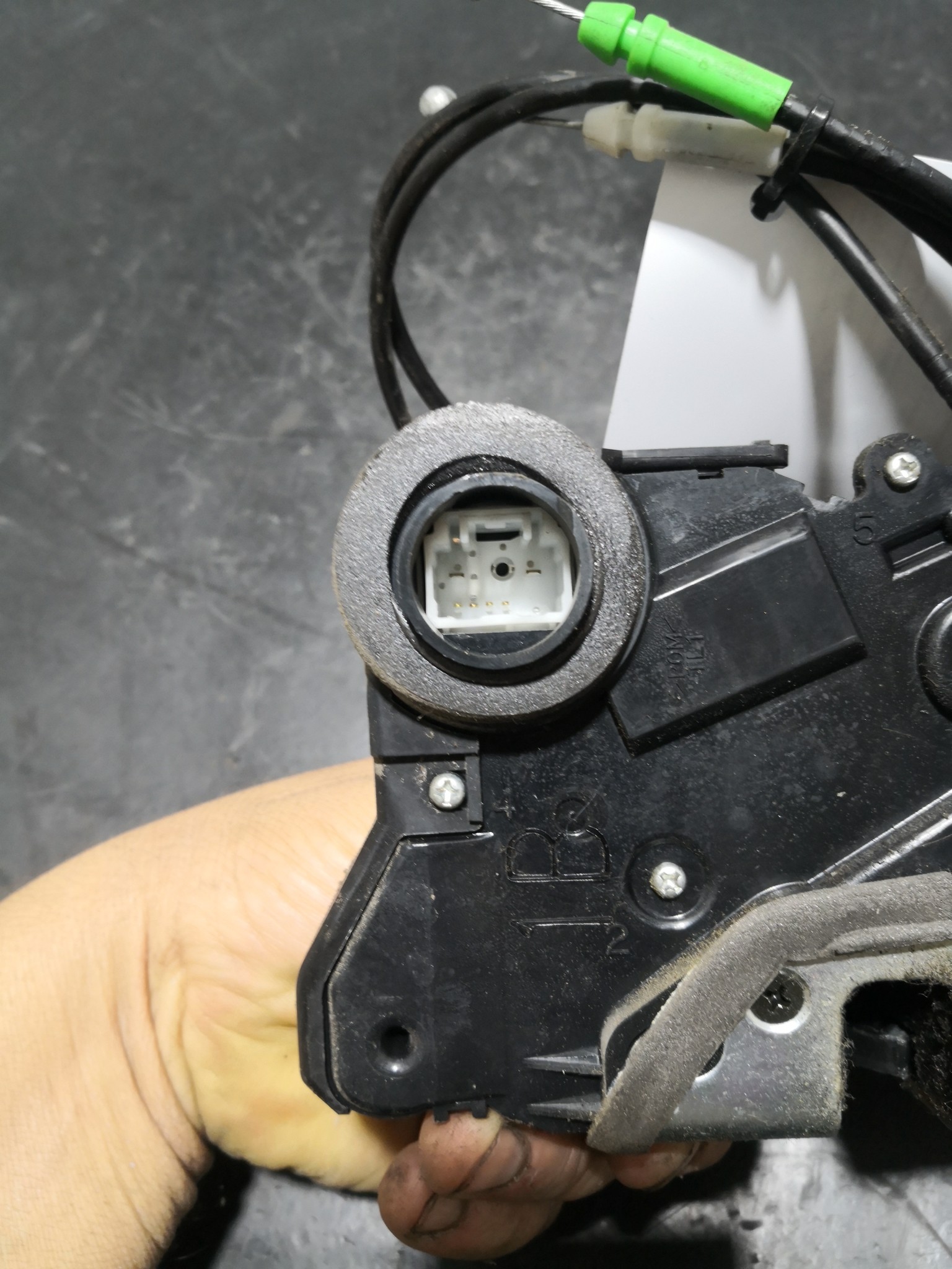 Fecho da Porta Frente Esq TOYOTA PRIUS (_W3_) | 08 -  Imagem-3