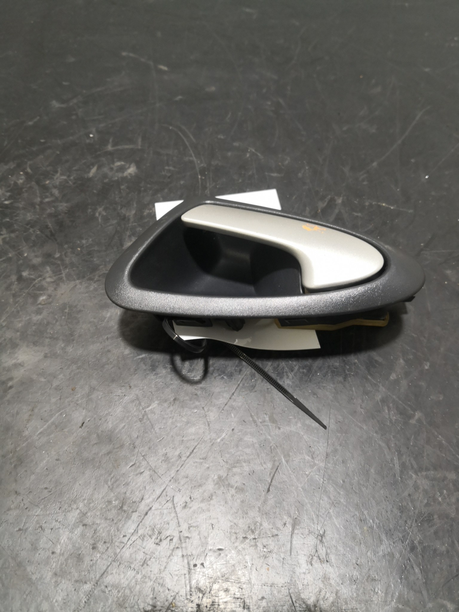 Puxador Interior Trás Esq SEAT IBIZA IV (6J5, 6P1) | 08 - 17 Imagem-2