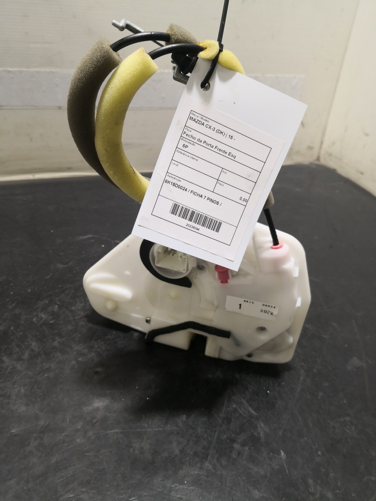 Fecho da Porta Frente Esq MAZDA - ID S_96043