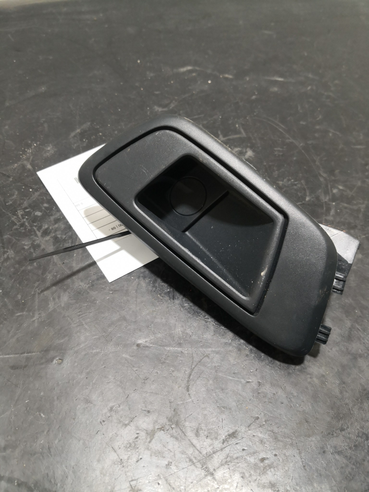 Puxador Interior Trás Esq FORD FIESTA VI (CB1, CCN) | 08 -  Imagem-1