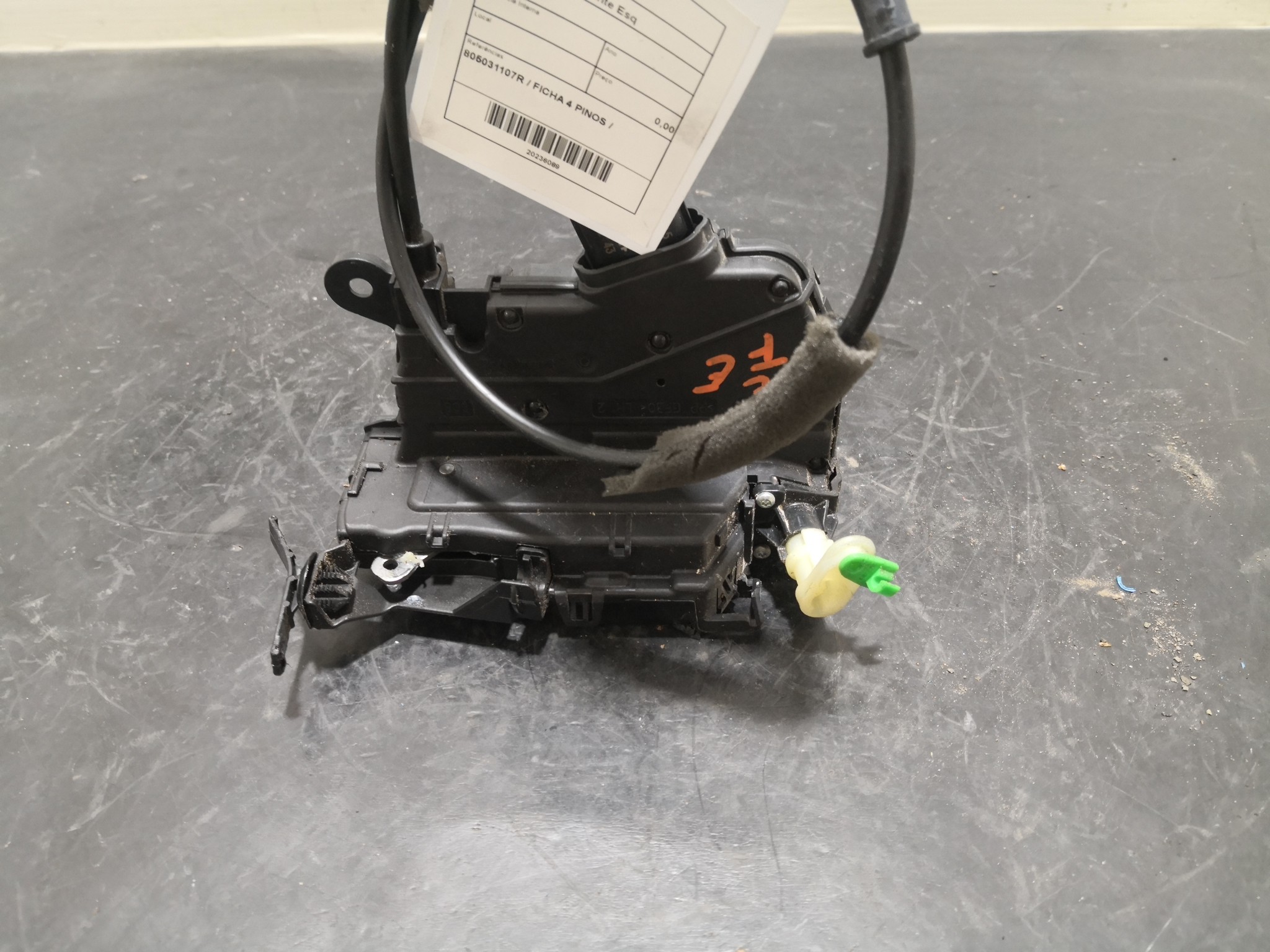 Fecho da Porta Frente Esq RENAULT - ID S_96088