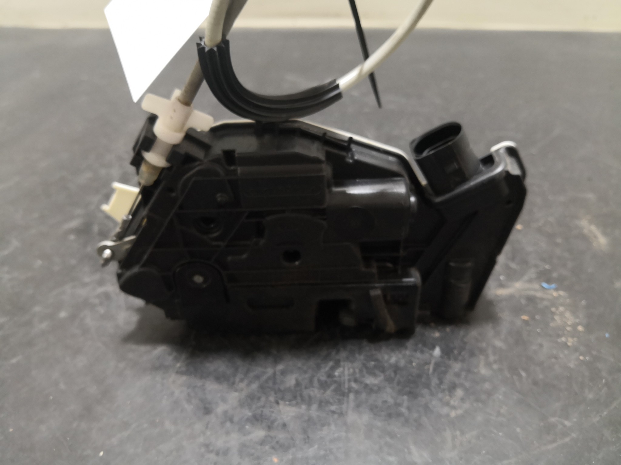 Fecho da Porta Frente Dto SEAT - ID S_96092