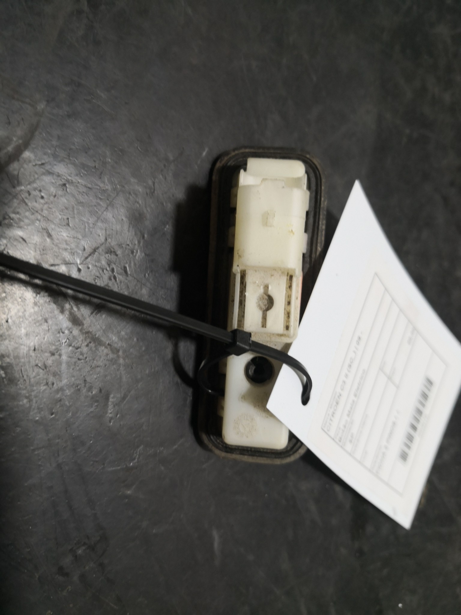 Botão Mala Eletrico CITROEN C3 II (SC_) | 09 -  Imagem-2