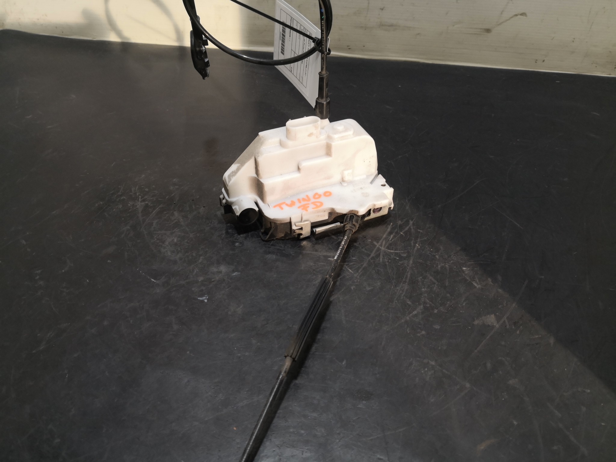 Fecho da Porta Frente Dto RENAULT - ID S_96219