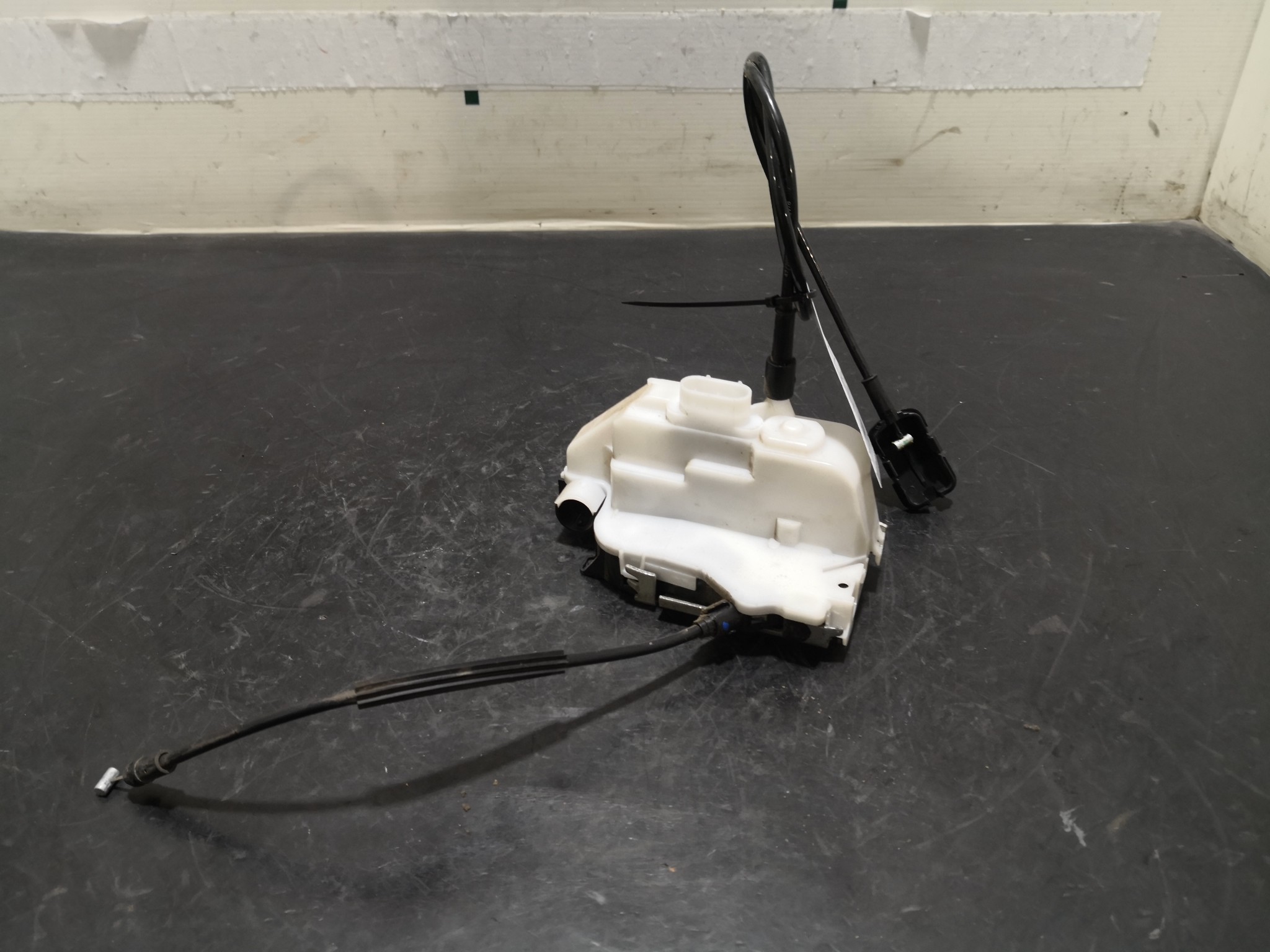 Fecho da Porta Frente Dto RENAULT - ID S_96209