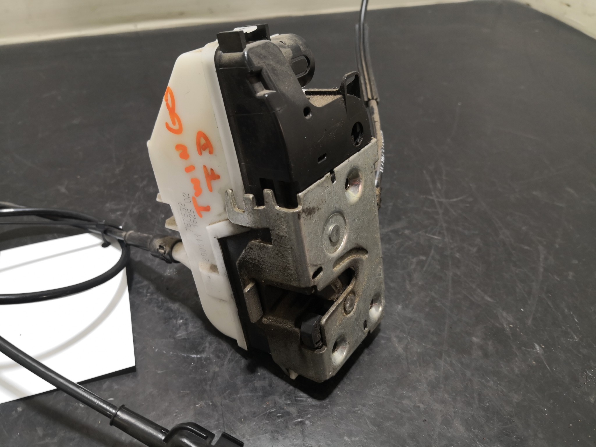 Fecho da Porta Frente Dto RENAULT TWINGO II (CN0_) | 07 -  Imagem-3