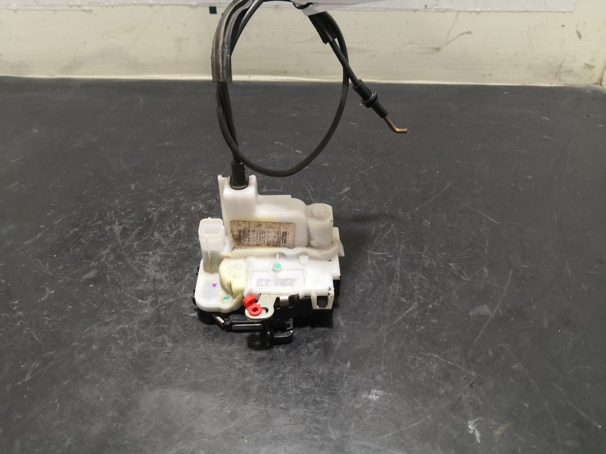 Fecho da Porta Frente Dto FIAT - ID S_96205