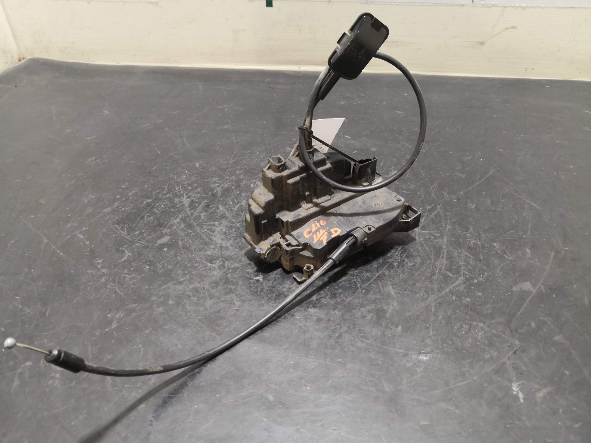 Fecho da Porta Frente Dto RENAULT - ID S_96210