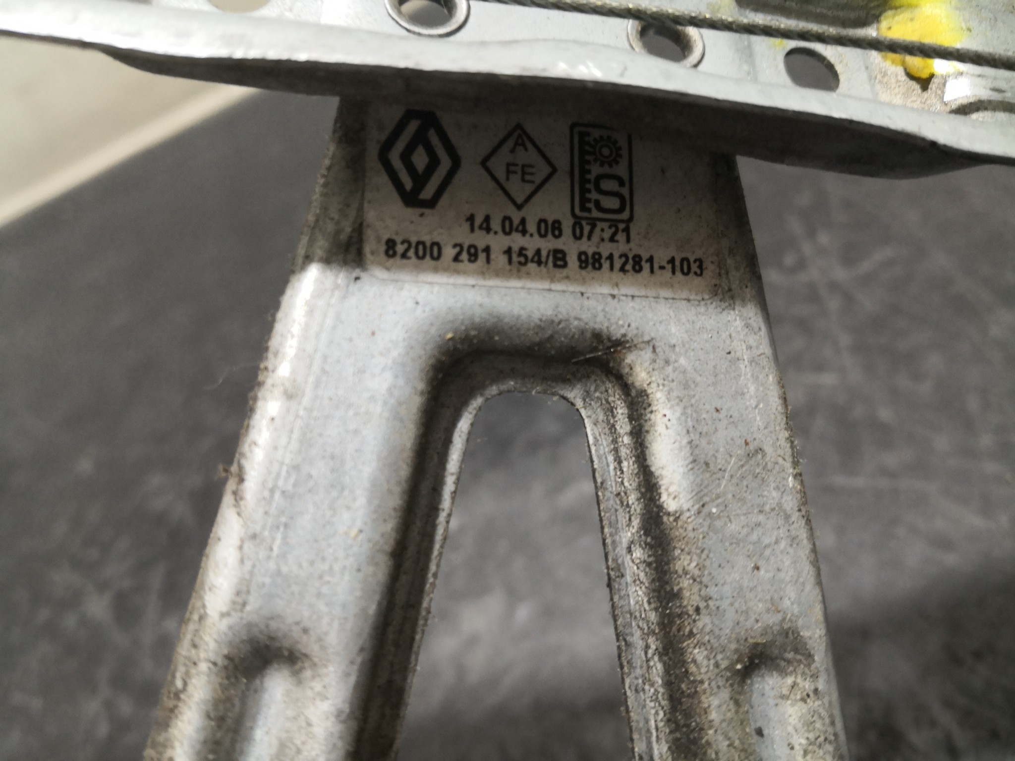 Elevador Trás Esq RENAULT CLIO III (BR0/1, CR0/1) | 05 -  Imagem-3