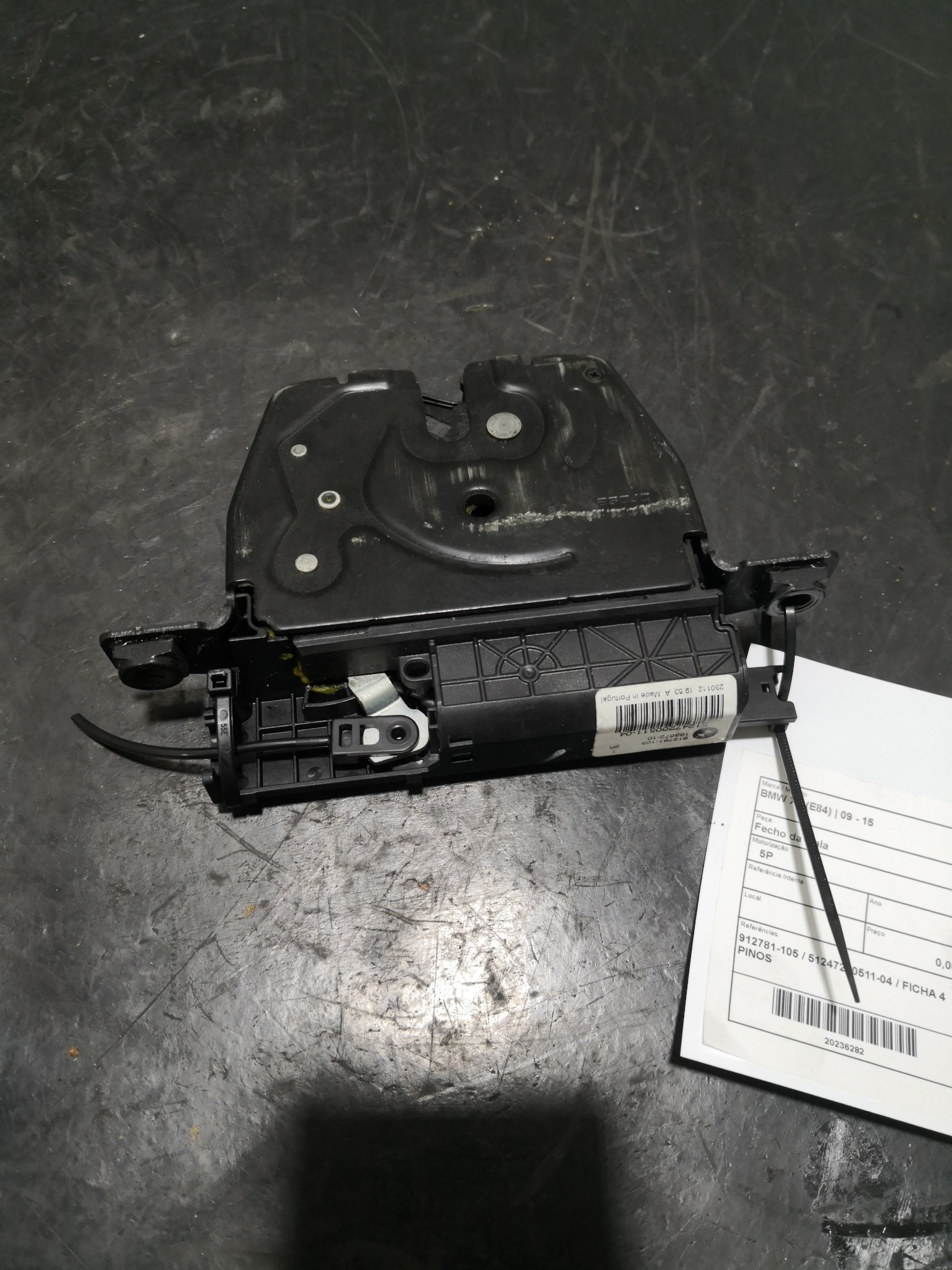 Fecho da Mala BMW - ID S_96281