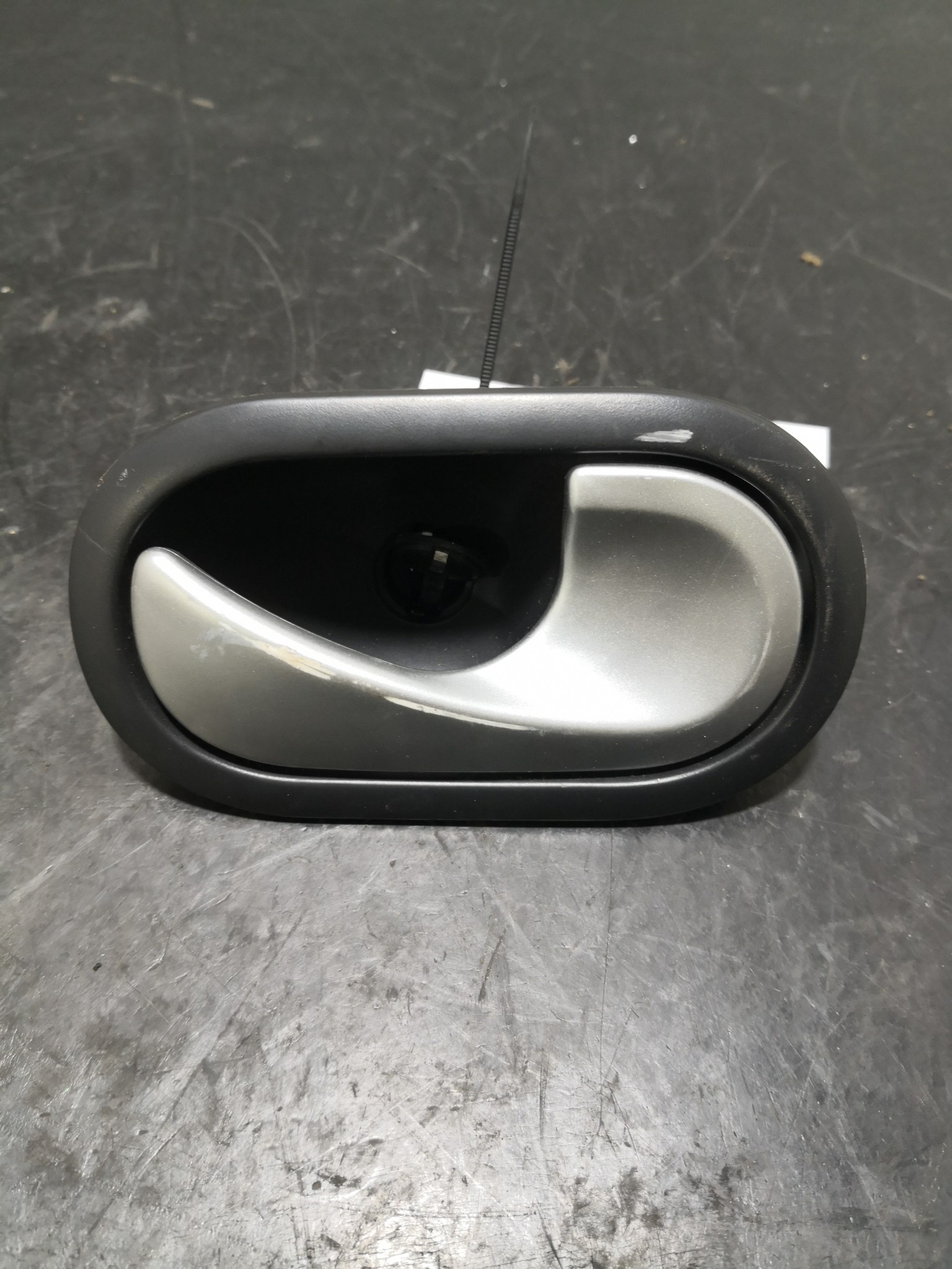 Puxador Interior Frt Dto RENAULT - ID S_96314