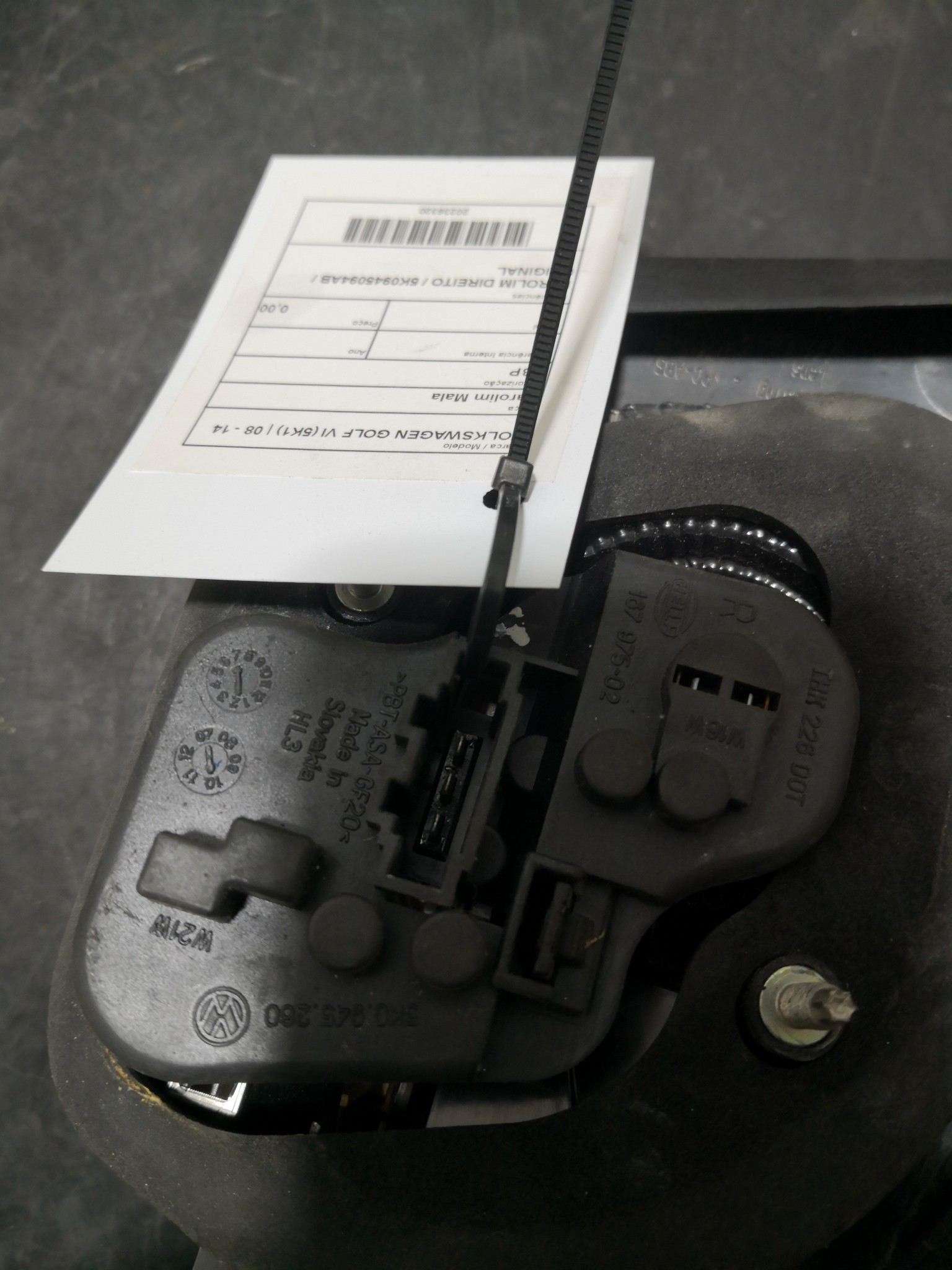 Farolim Mala VOLKSWAGEN GOLF VI (5K1) | 08 - 14 Imagem-2