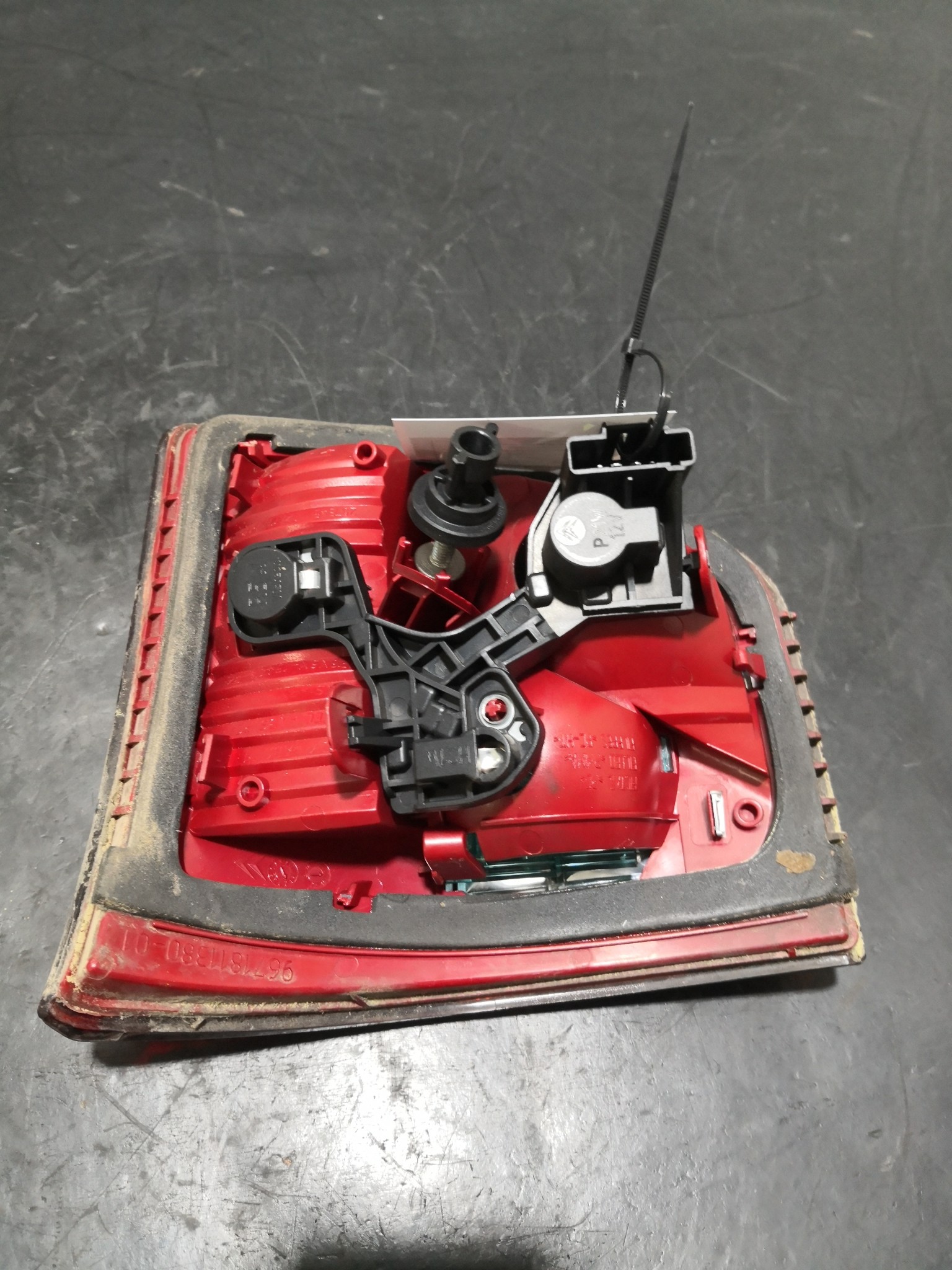 Farolim Mala CITROEN C5 III Break (RW_) | 08 -  Imagem-3