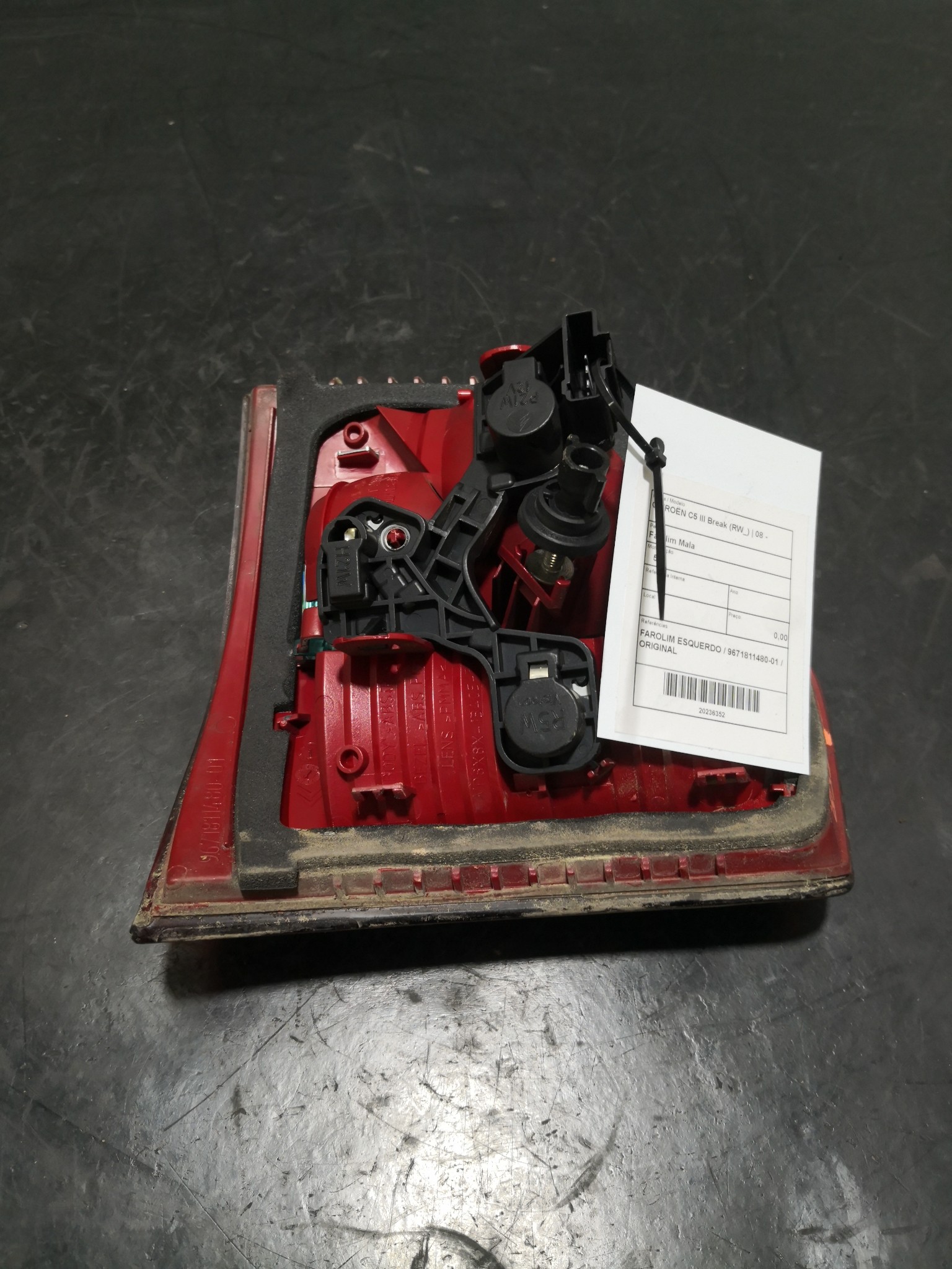 Farolim Mala CITROEN C5 III Break (RW_) | 08 -  Imagem-1