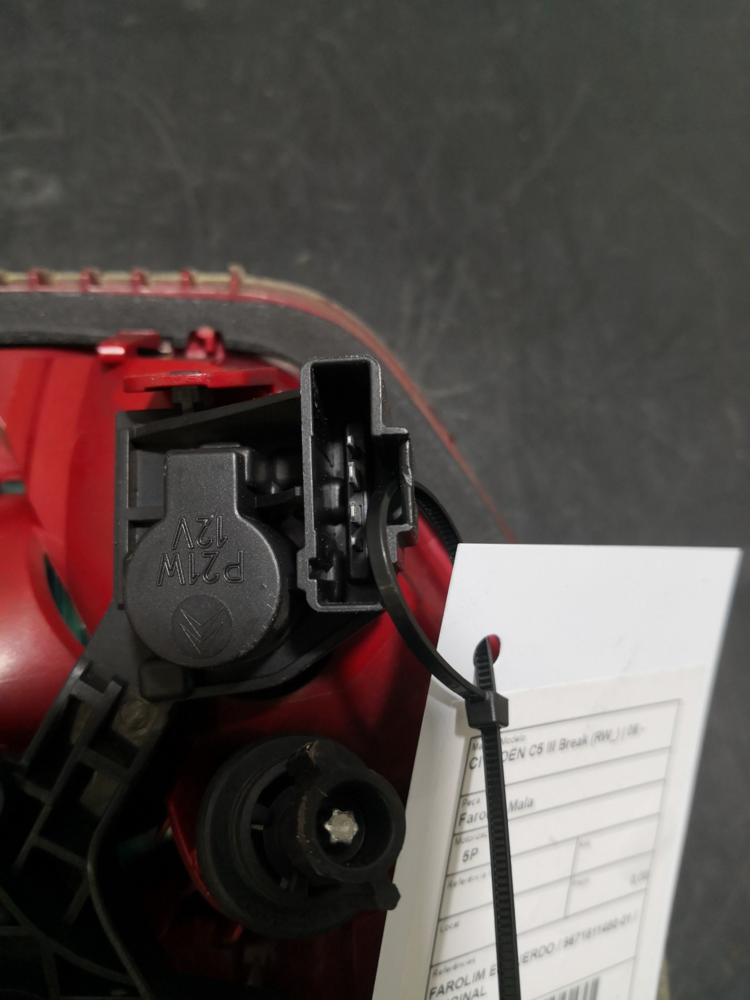 Farolim Mala CITROEN C5 III Break (RW_) | 08 -  Imagem-2