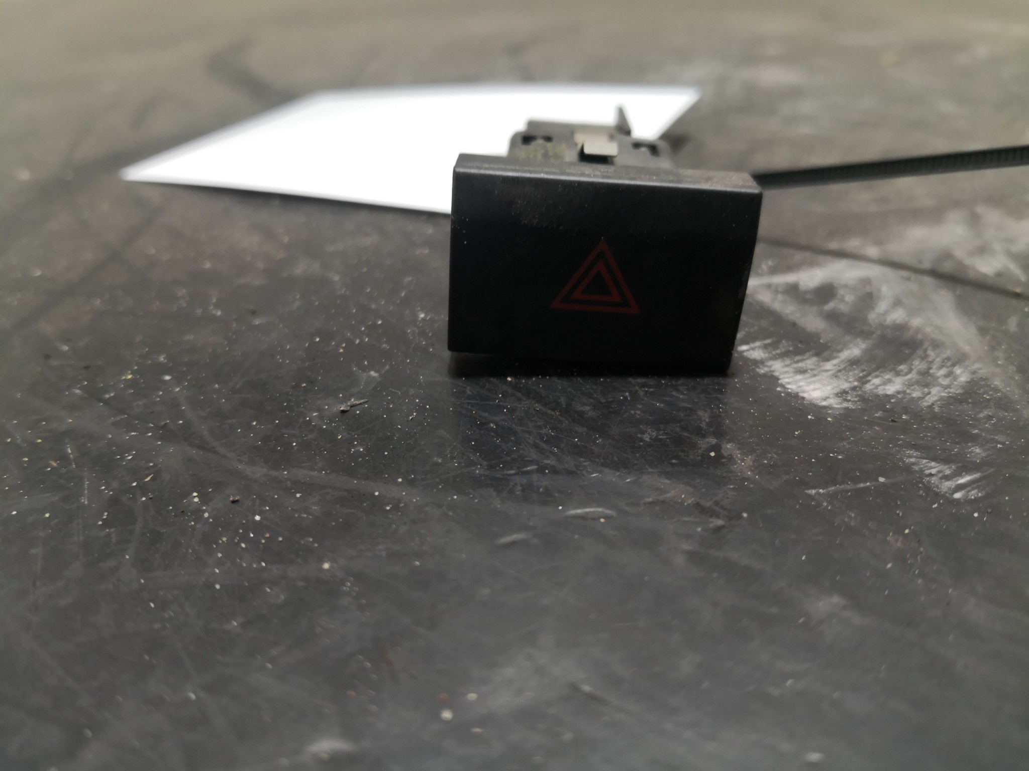 Botão 4 Piscas VOLKSWAGEN - ID S_96789