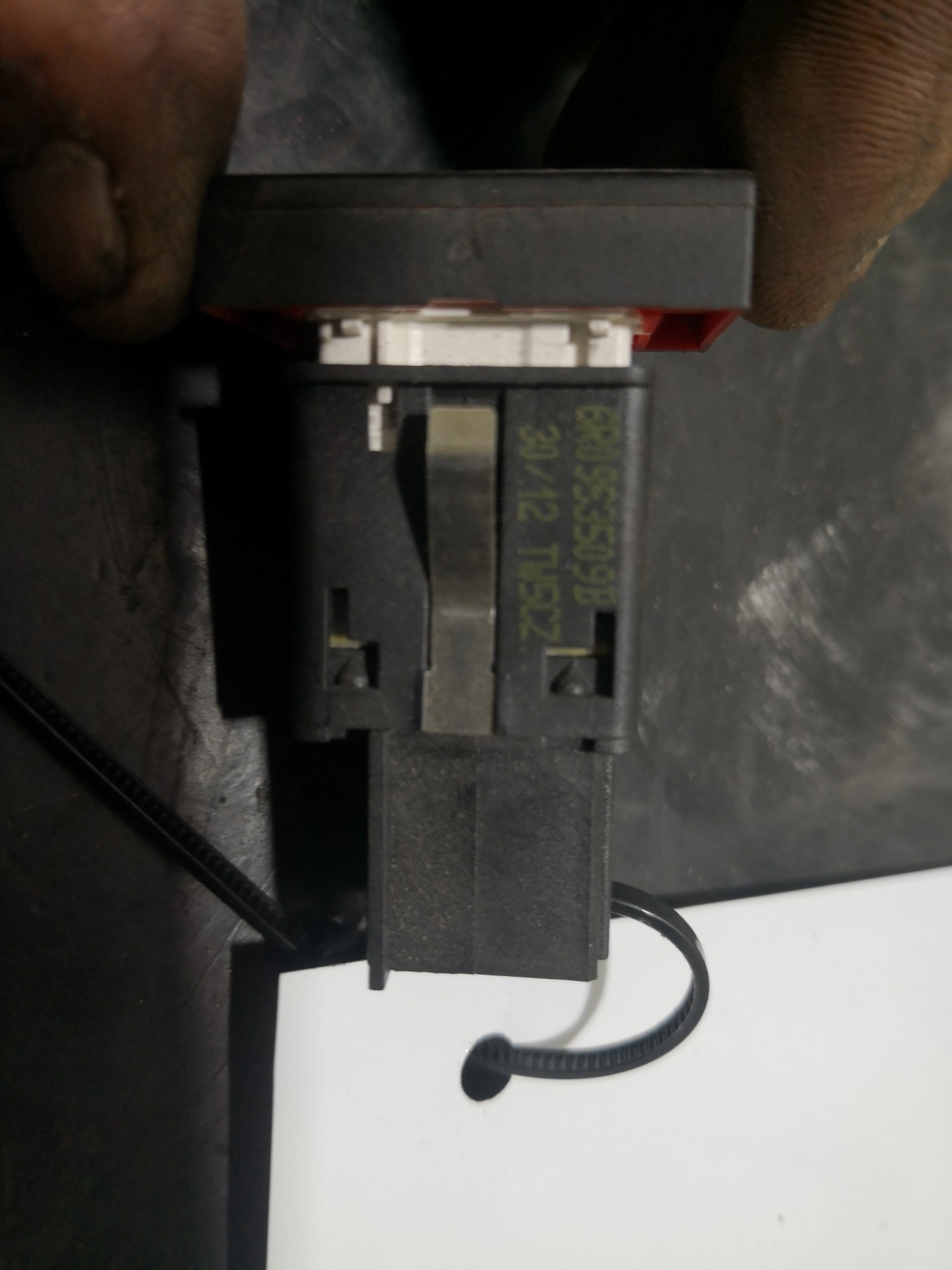 Botão 4 Piscas VOLKSWAGEN POLO (6R1, 6C1) | 09 -  Imagem-1