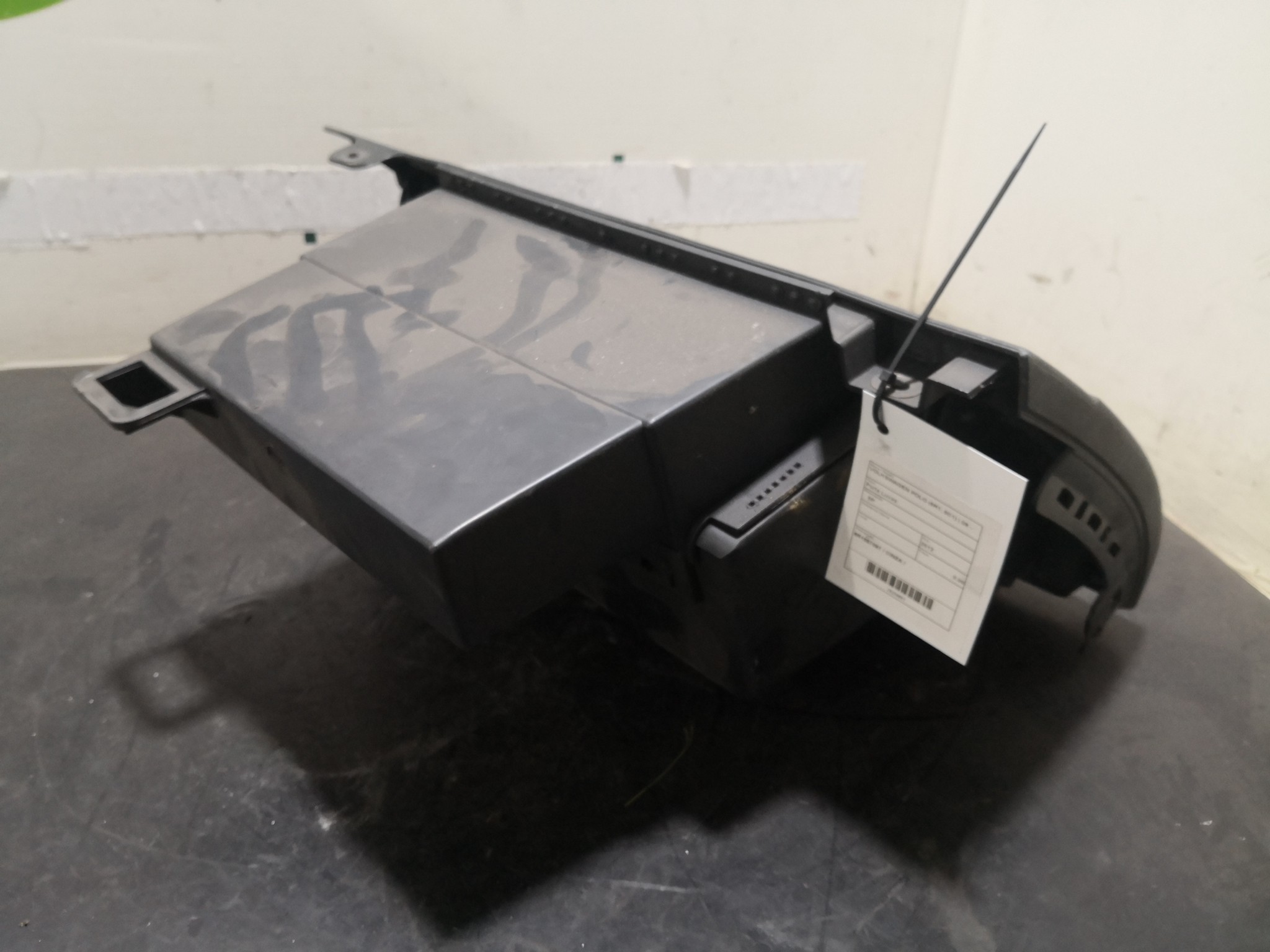 Porta Luvas VOLKSWAGEN POLO (6R1, 6C1) | 09 -  Imagem-1