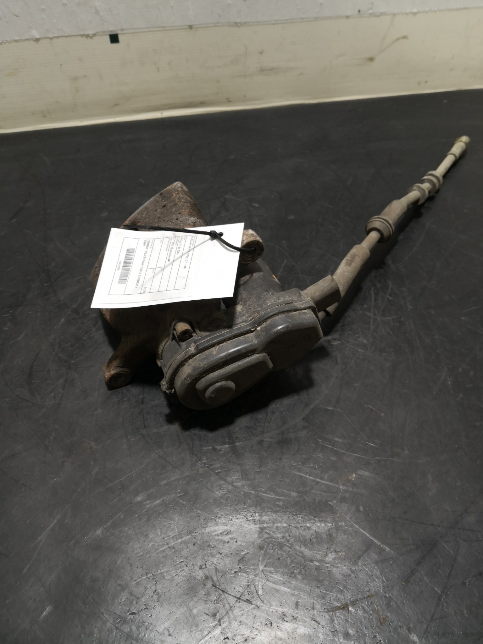 Pinça Trás Dto AUDI - ID S_96977