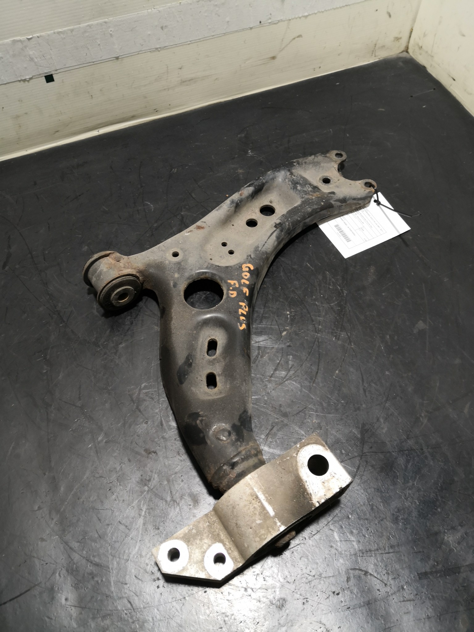 Braço Suspensão Frente Dto VOLKSWAGEN - ID S_97006