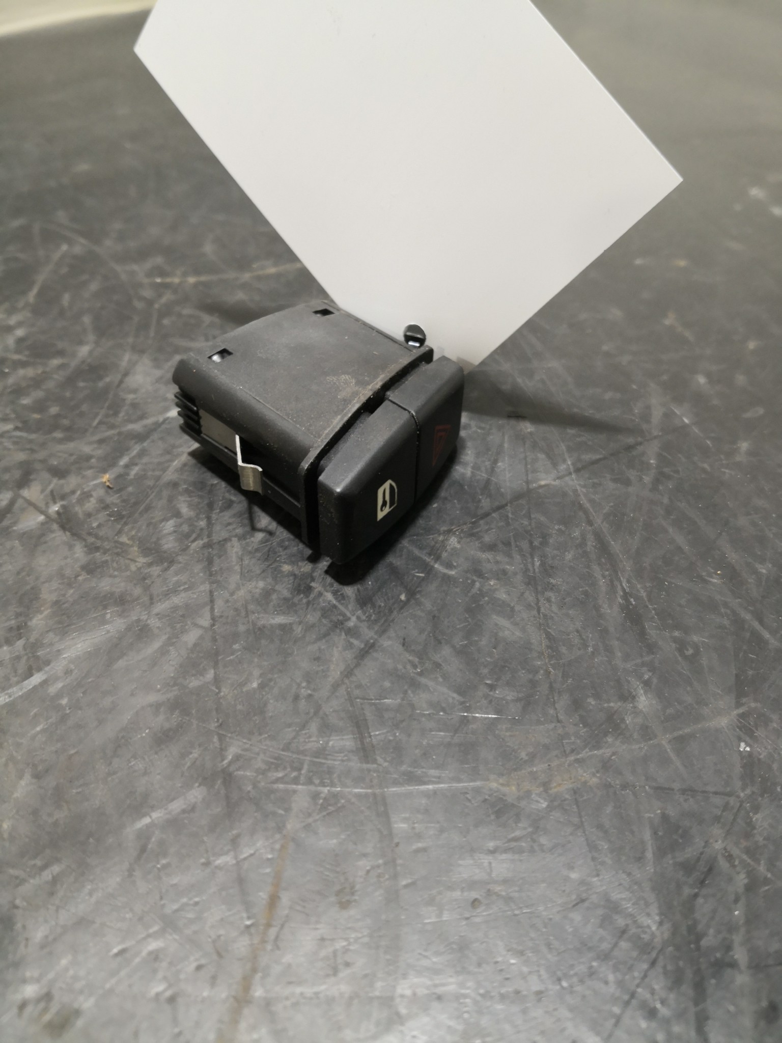 Botão 4 Piscas BMW 5 (E60) | 01 - 10 Imagem-2