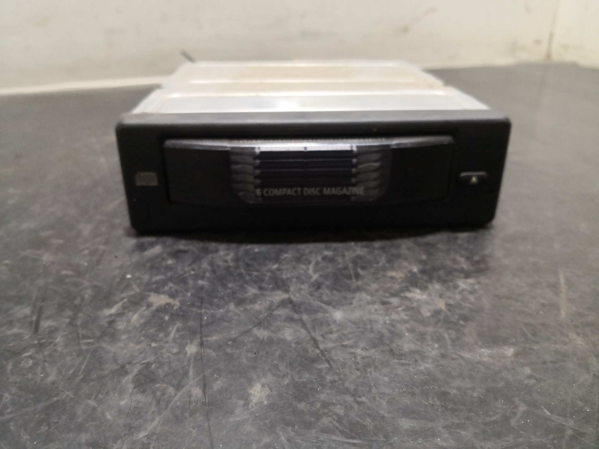 Caixa de Cd's BMW 5 (E60) | 01 - 10 Imagem-2